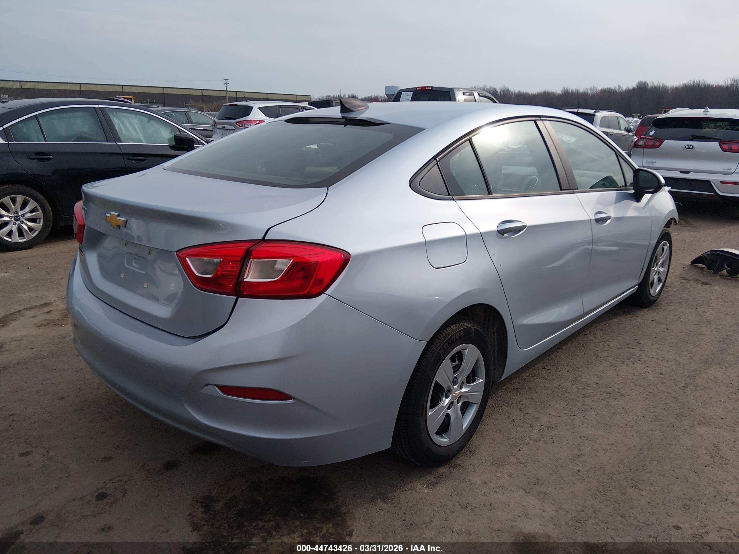 CHEVROLET CRUZE image 4