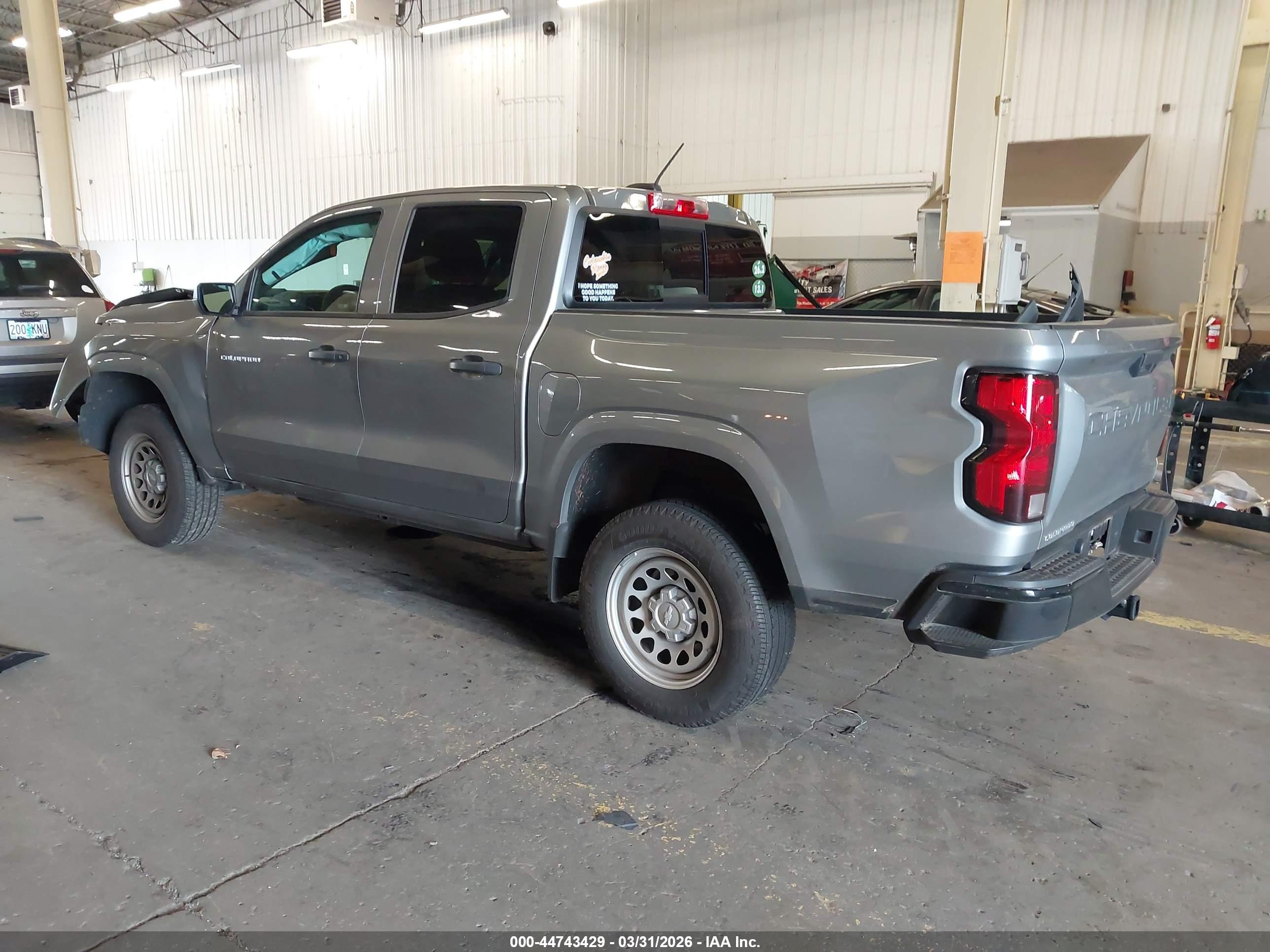 CHEVROLET COLORADO image 3