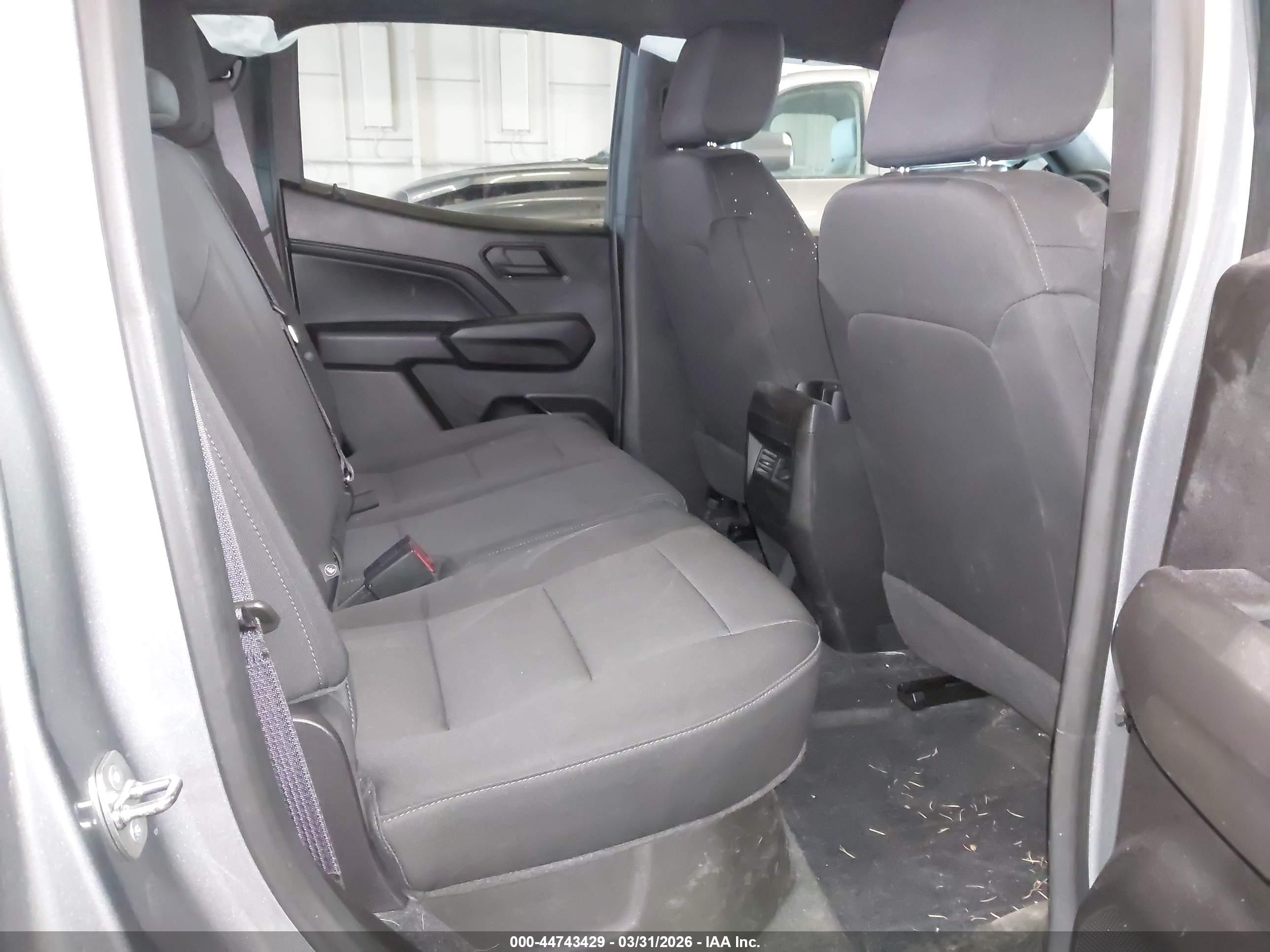 CHEVROLET COLORADO image 8