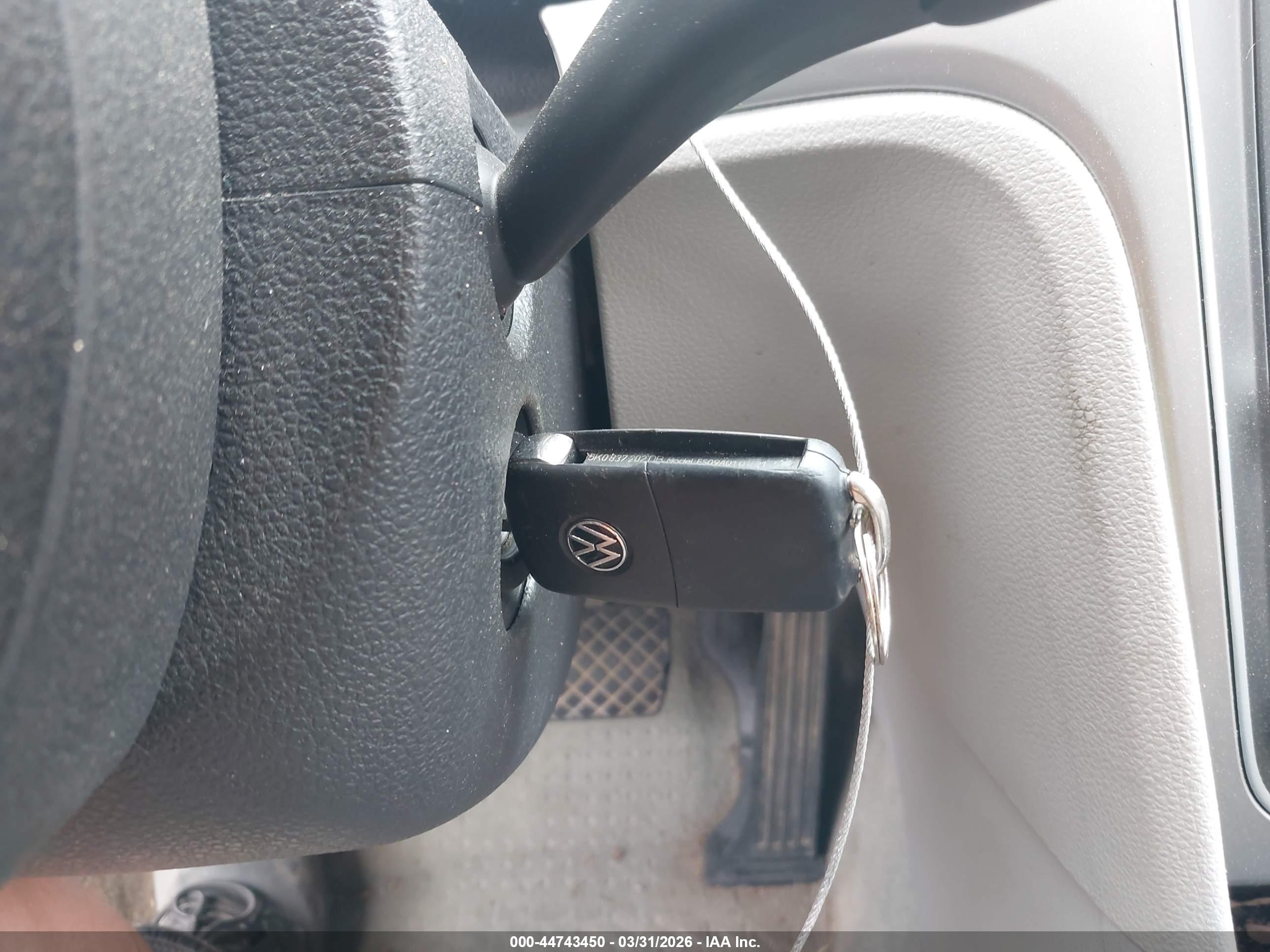 VOLKSWAGEN PASSAT image 11