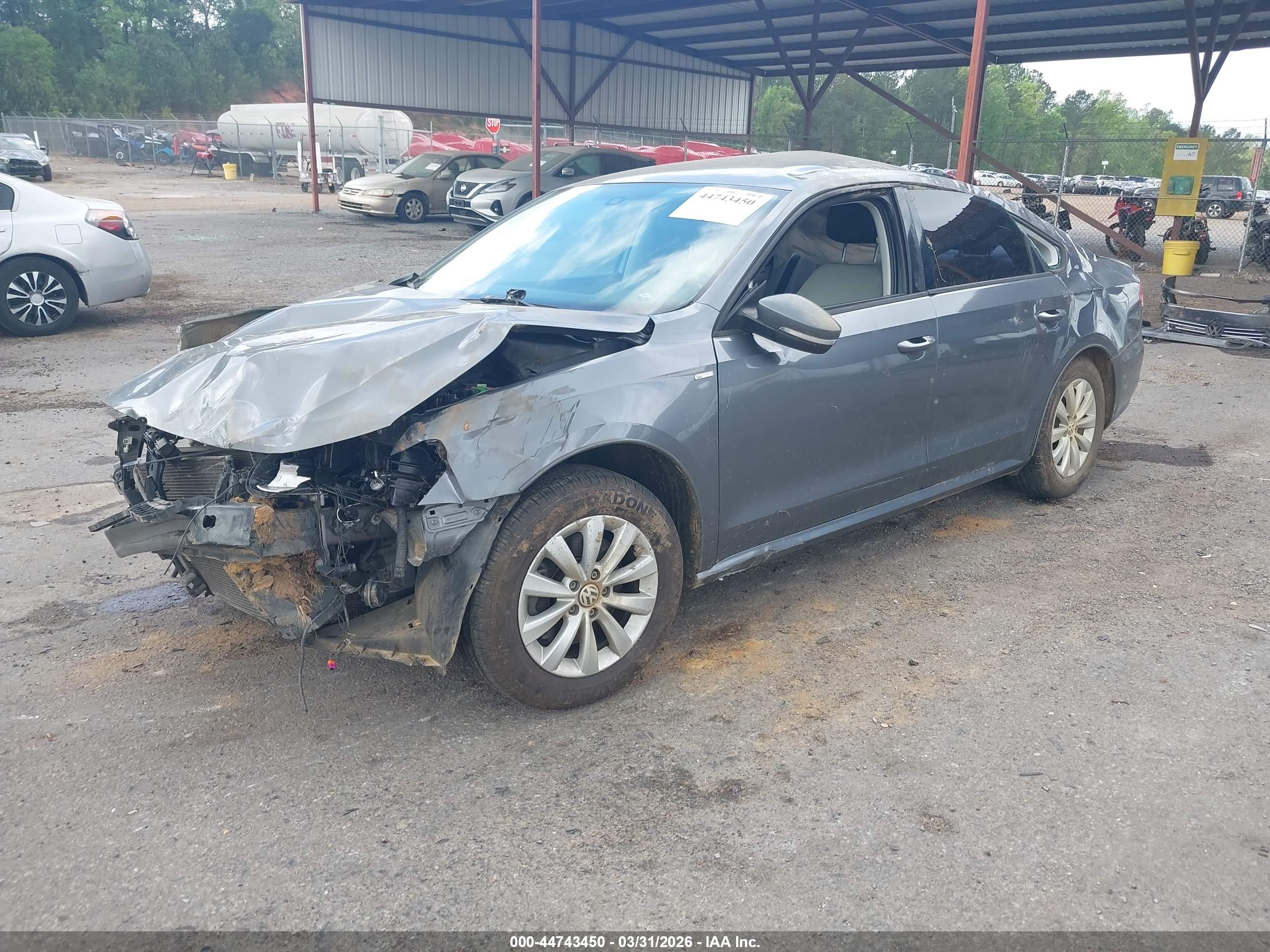 VOLKSWAGEN PASSAT image 2