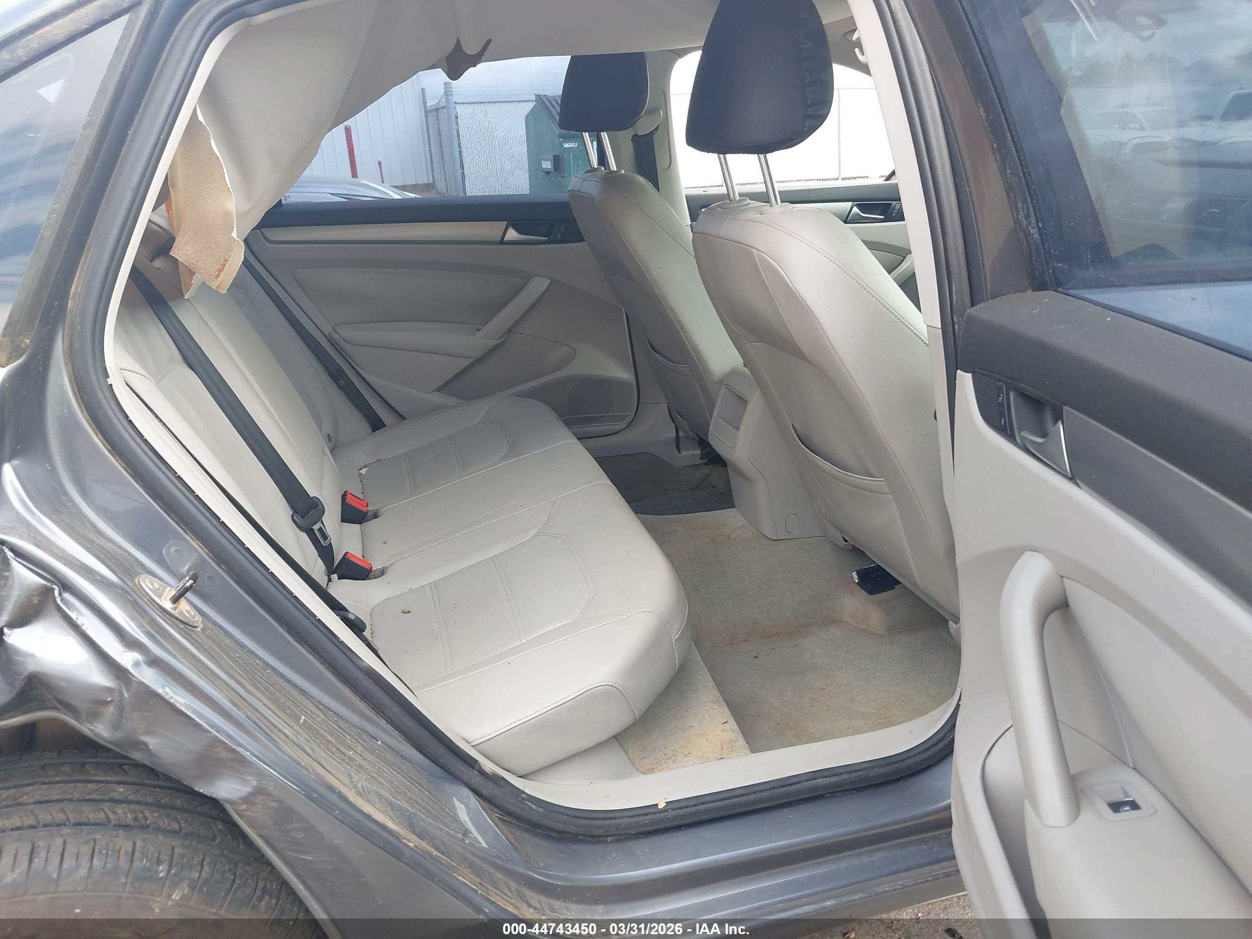 VOLKSWAGEN PASSAT image 8