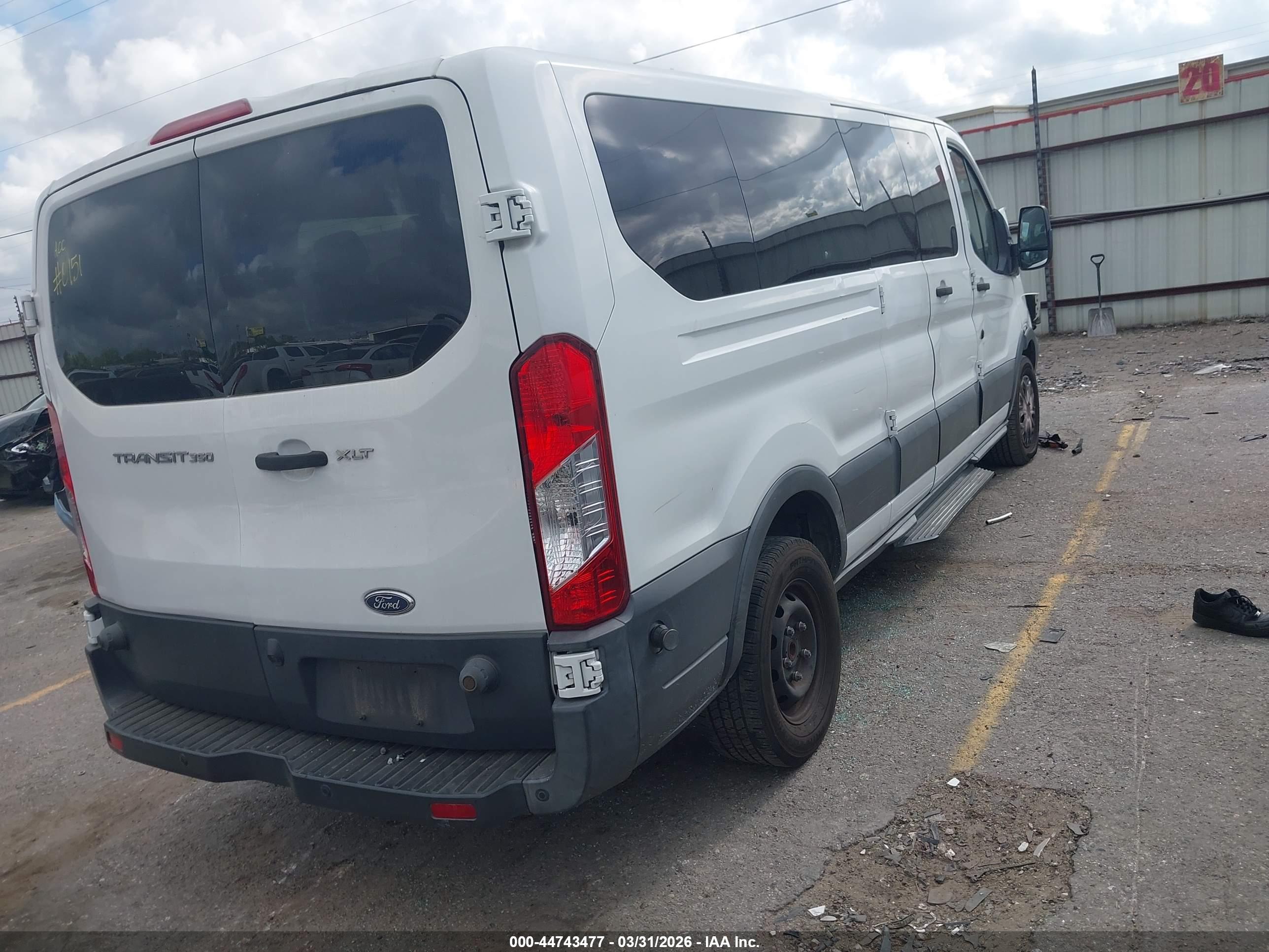 FORD TRANSIT-350 image 4
