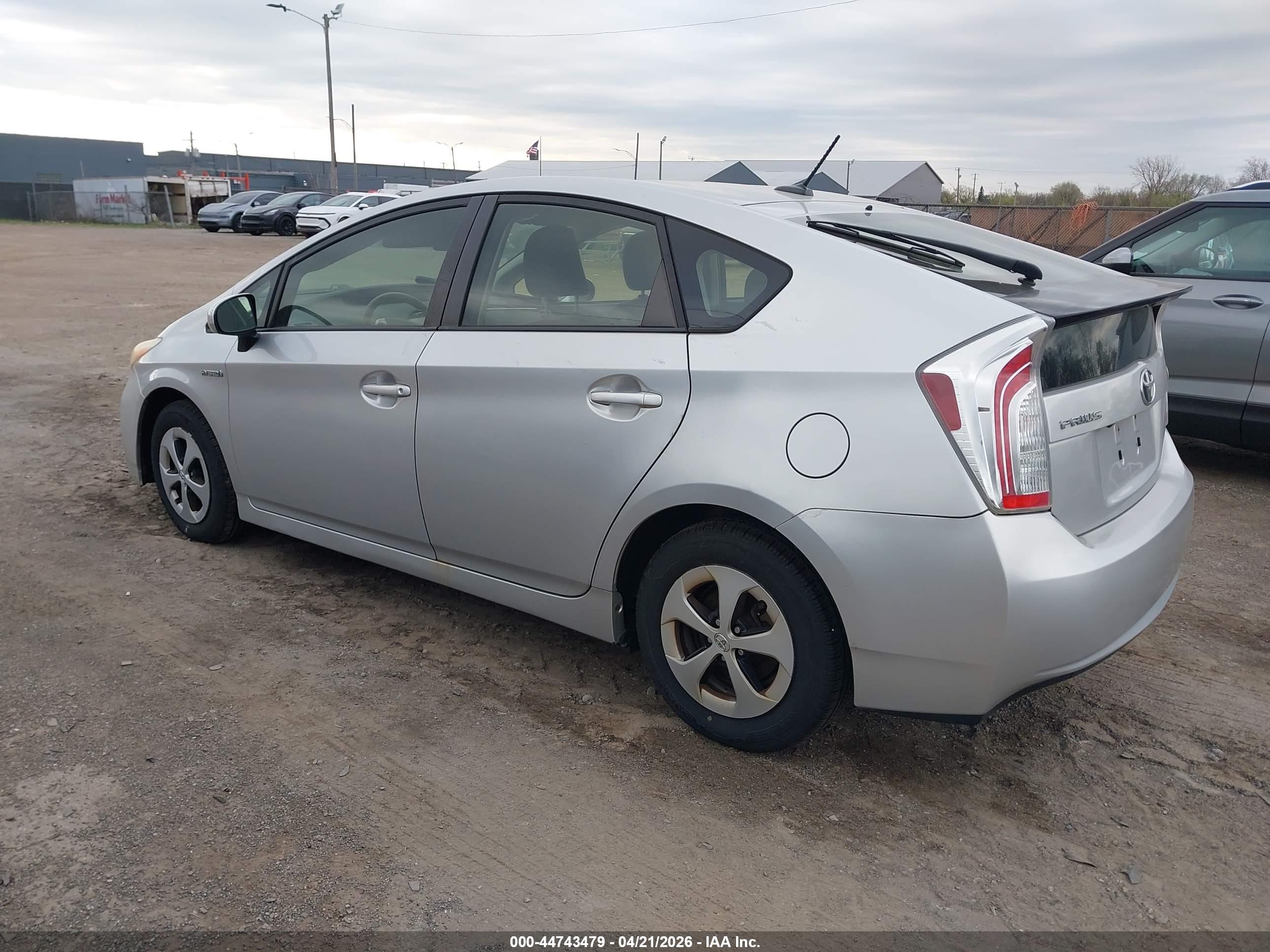TOYOTA PRIUS image 3