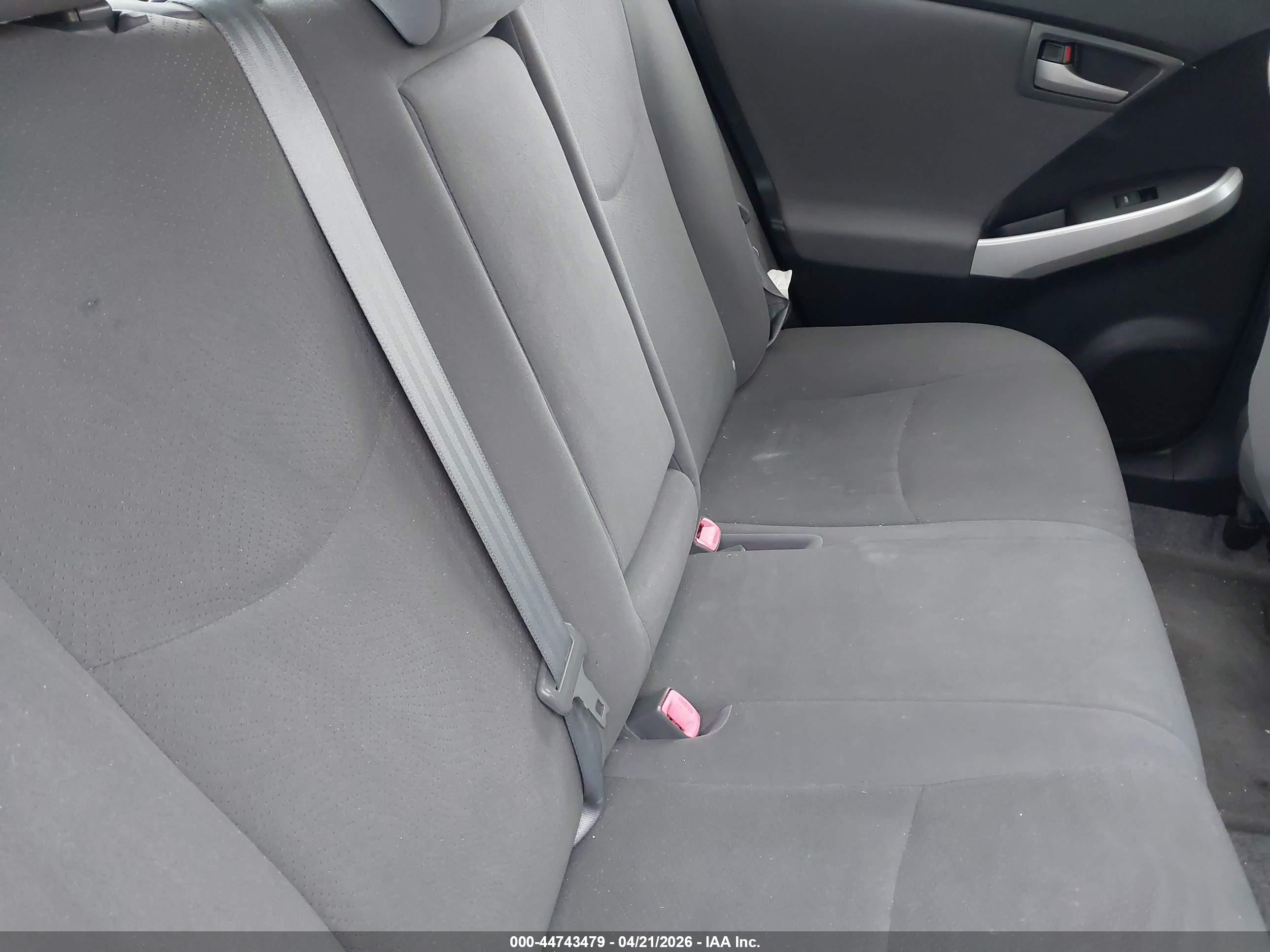 TOYOTA PRIUS image 8