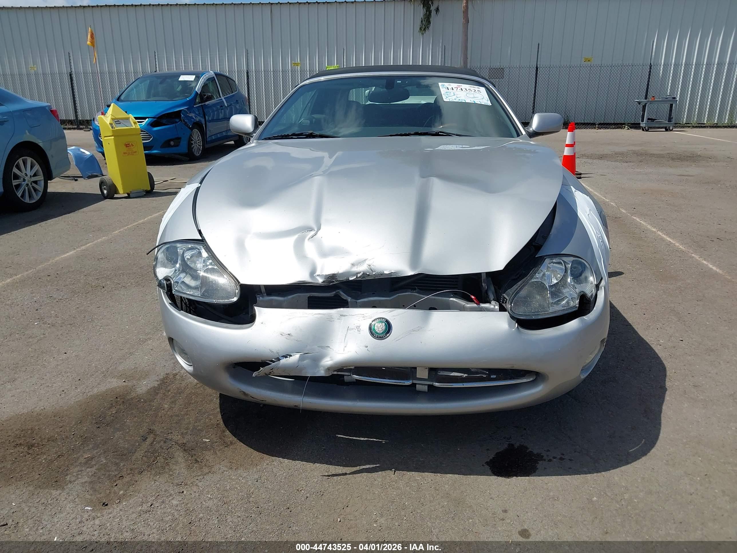 JAGUAR XK8 image 6