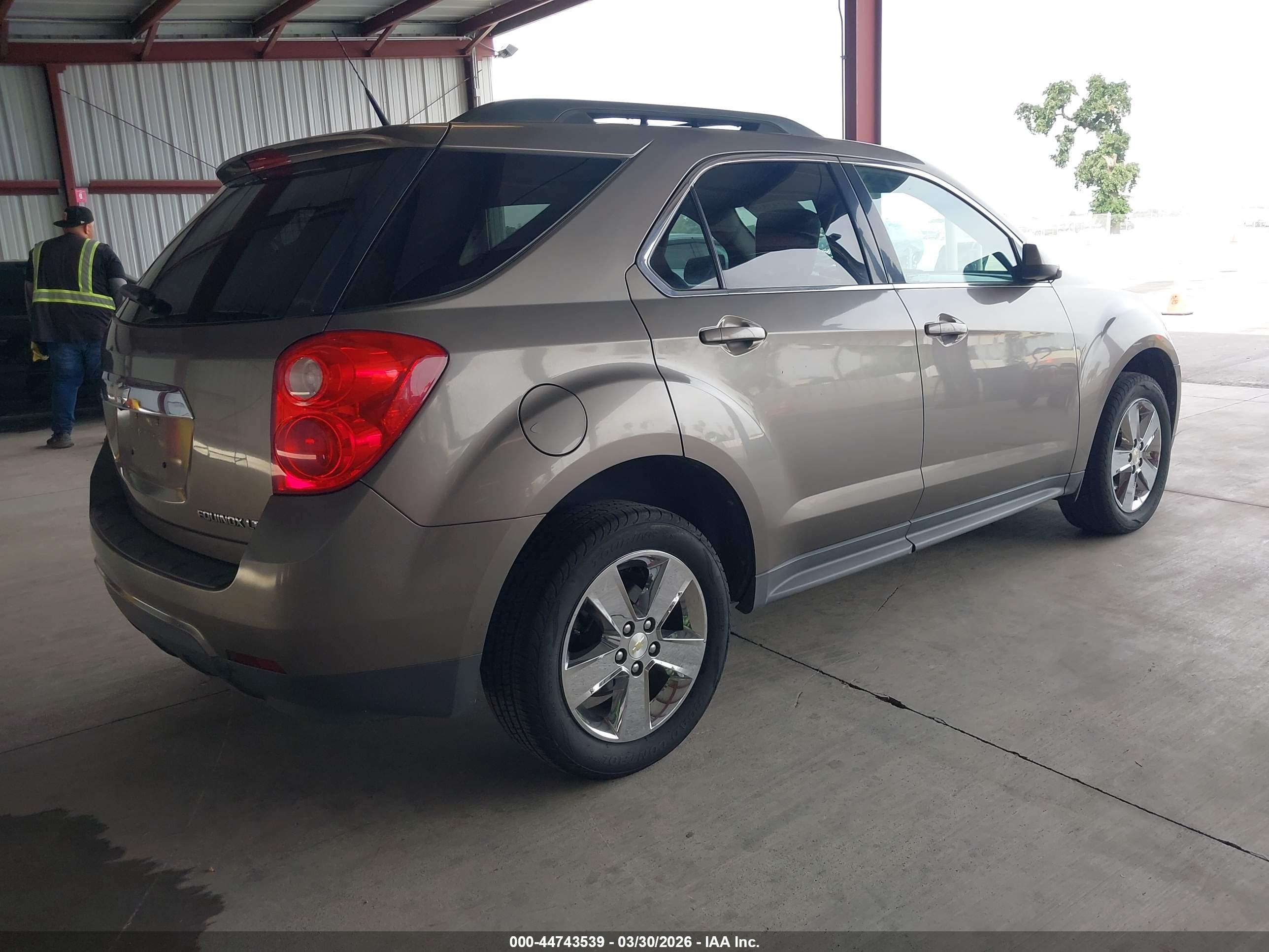 CHEVROLET EQUINOX image 4