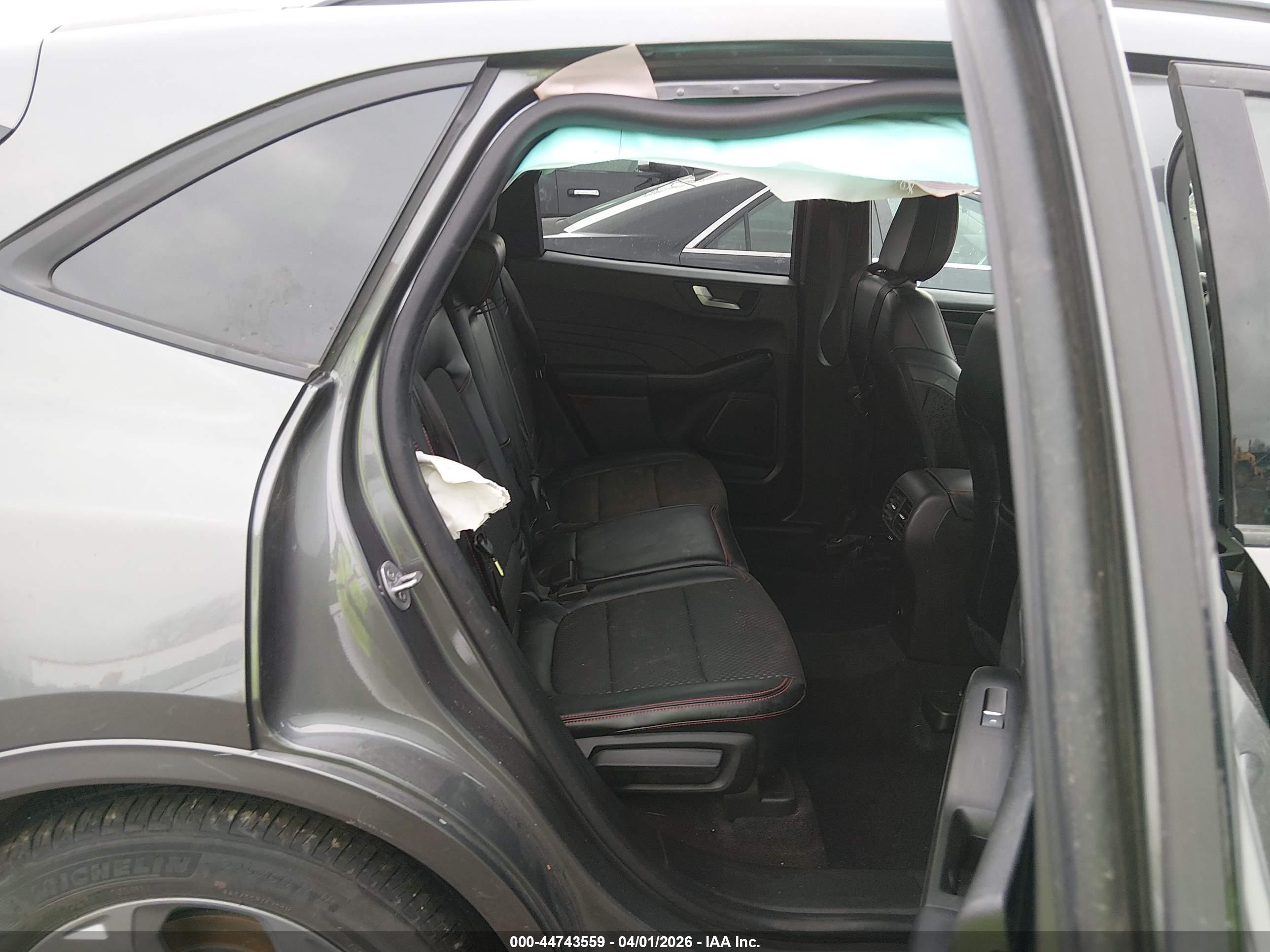 FORD ESCAPE image 8