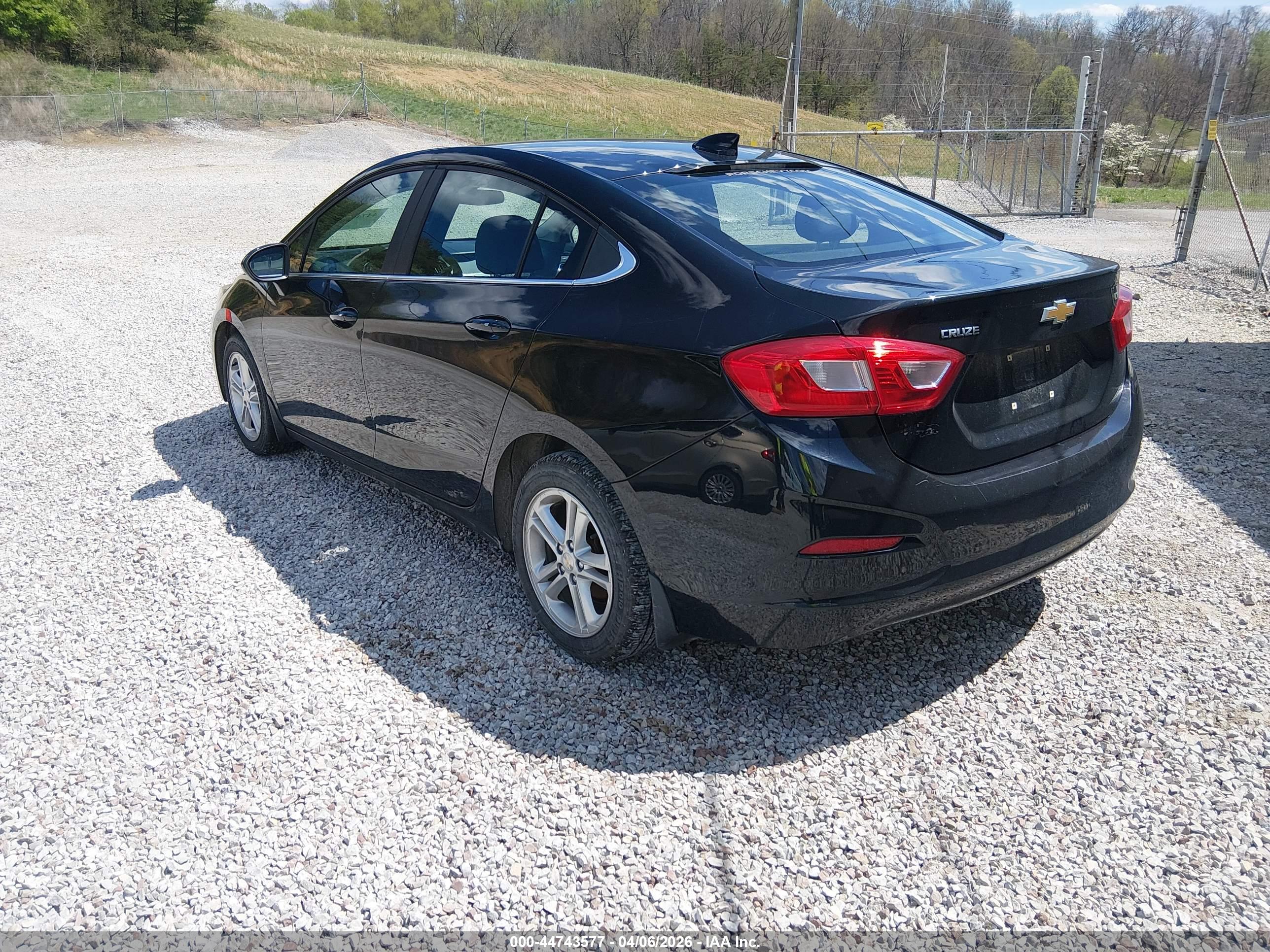 CHEVROLET CRUZE image 3