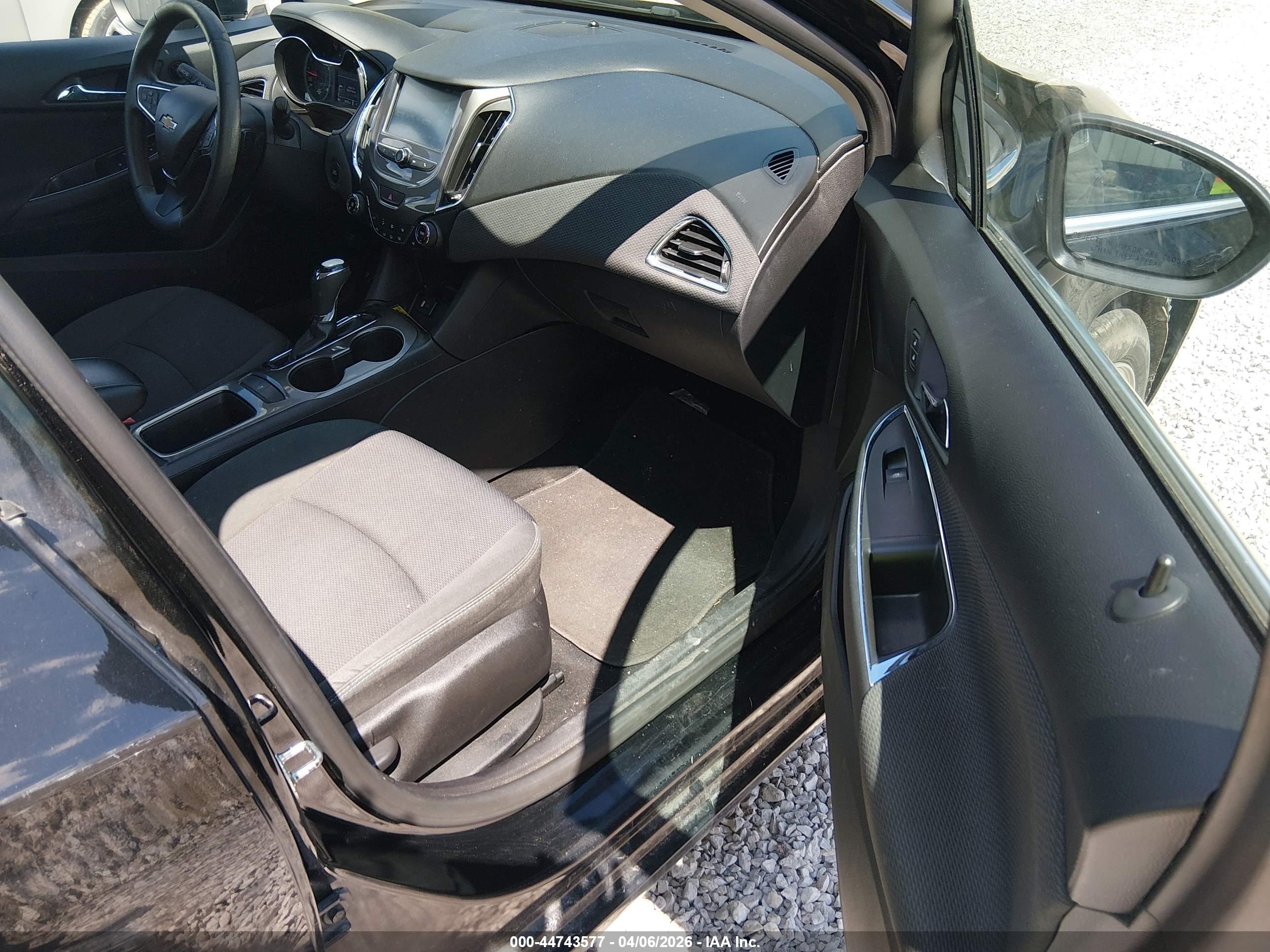 CHEVROLET CRUZE image 5
