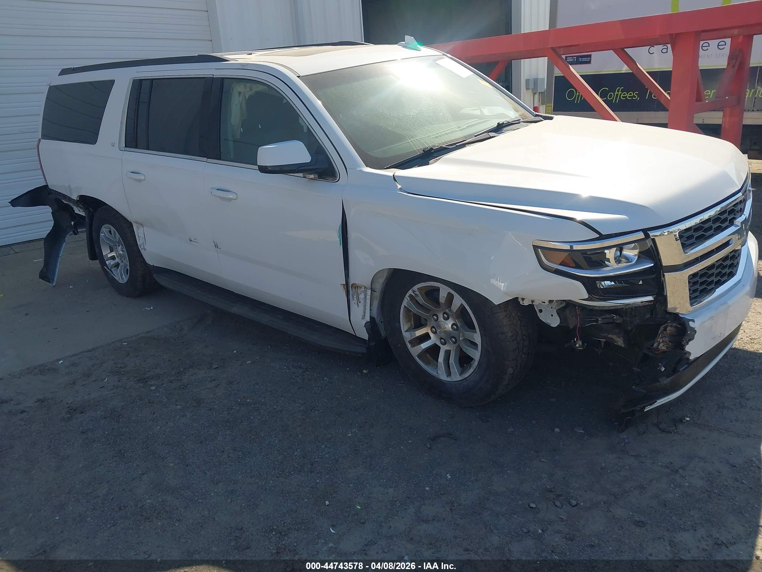 CHEVROLET SUBURBAN image 6