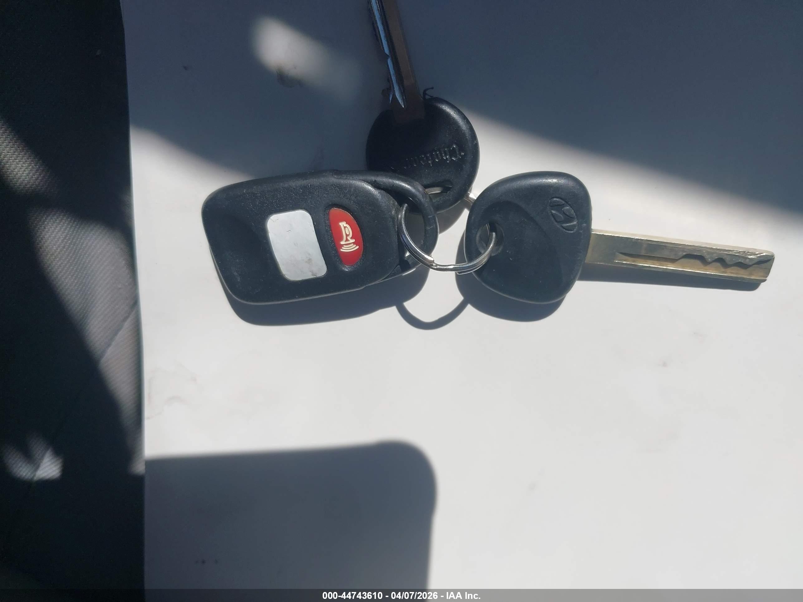 HYUNDAI ACCENT image 11