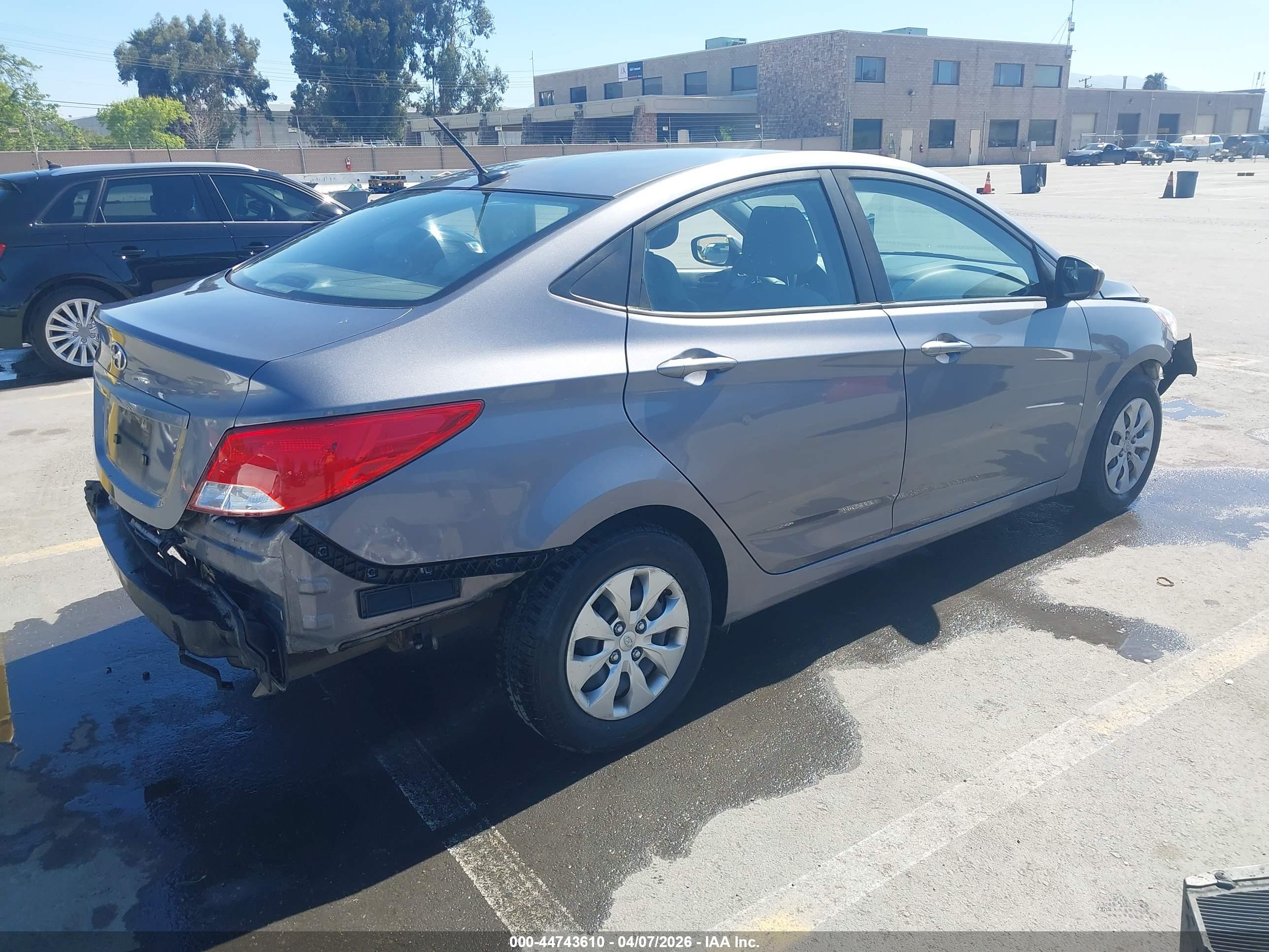 HYUNDAI ACCENT image 4