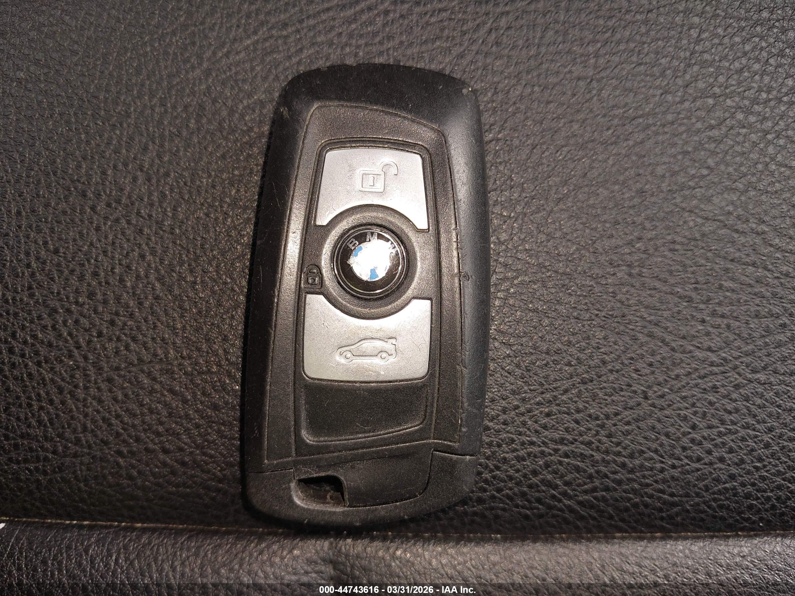 BMW 320I image 11