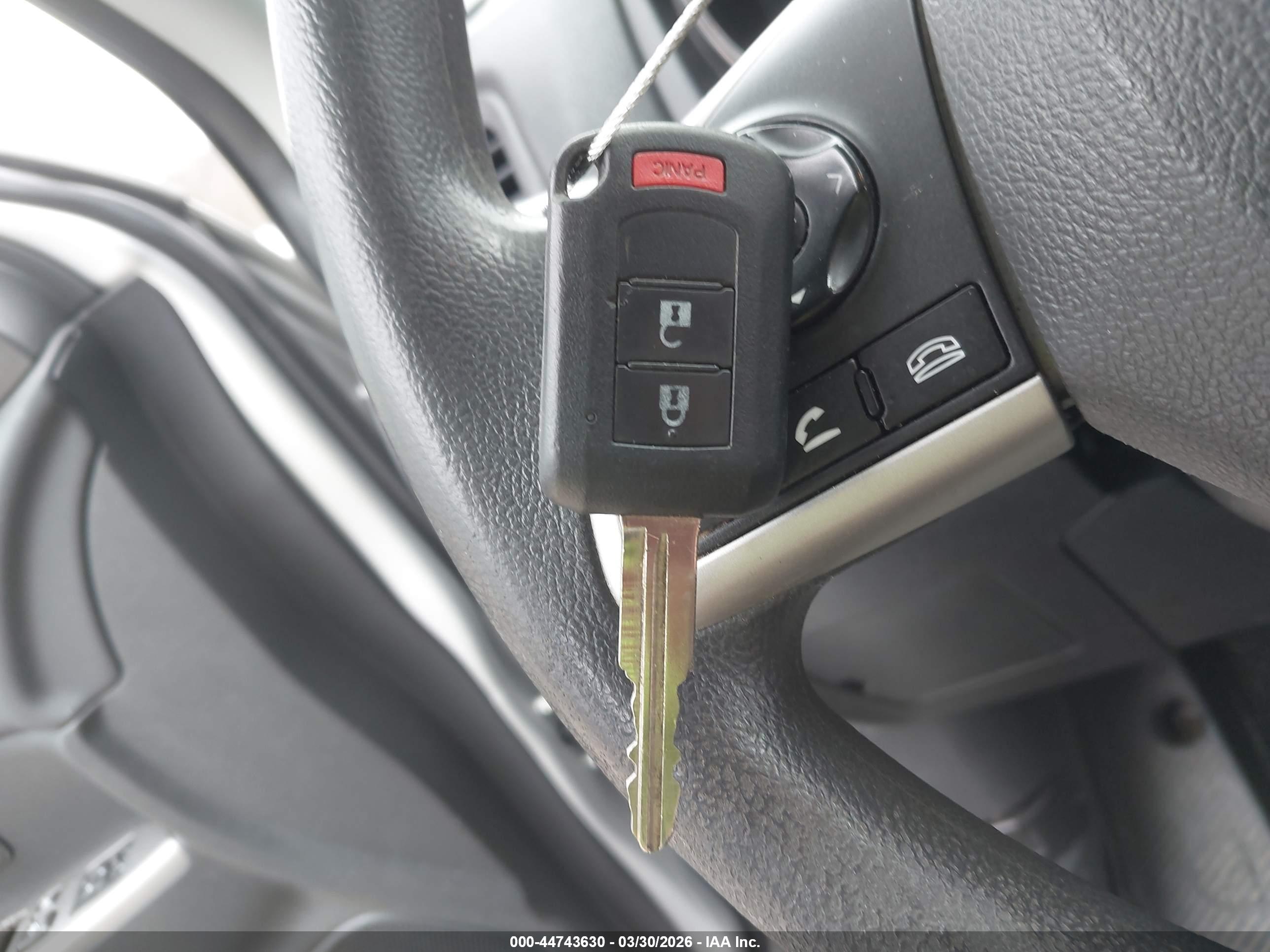 MITSUBISHI OUTLANDER image 11
