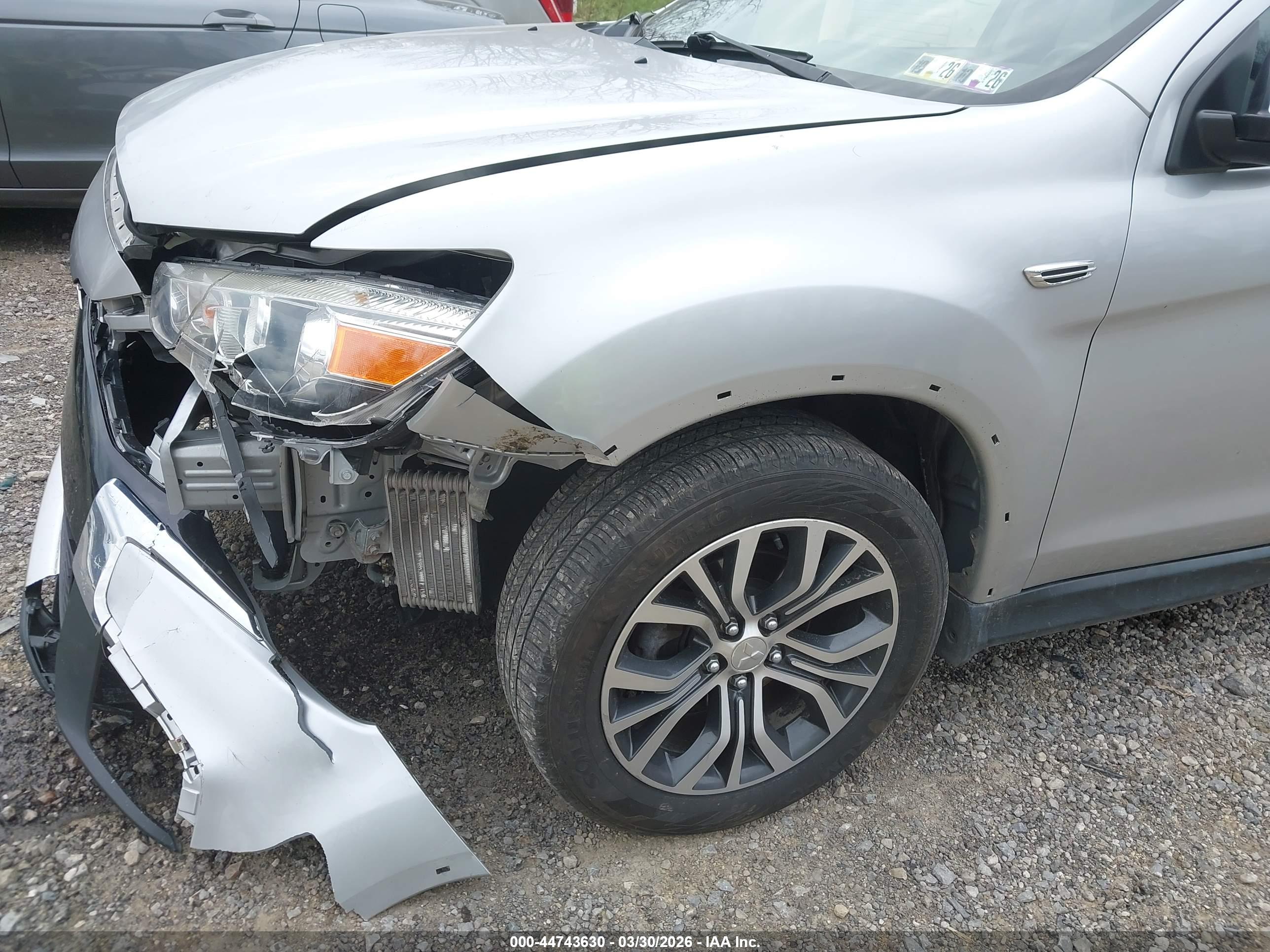 MITSUBISHI OUTLANDER image 6