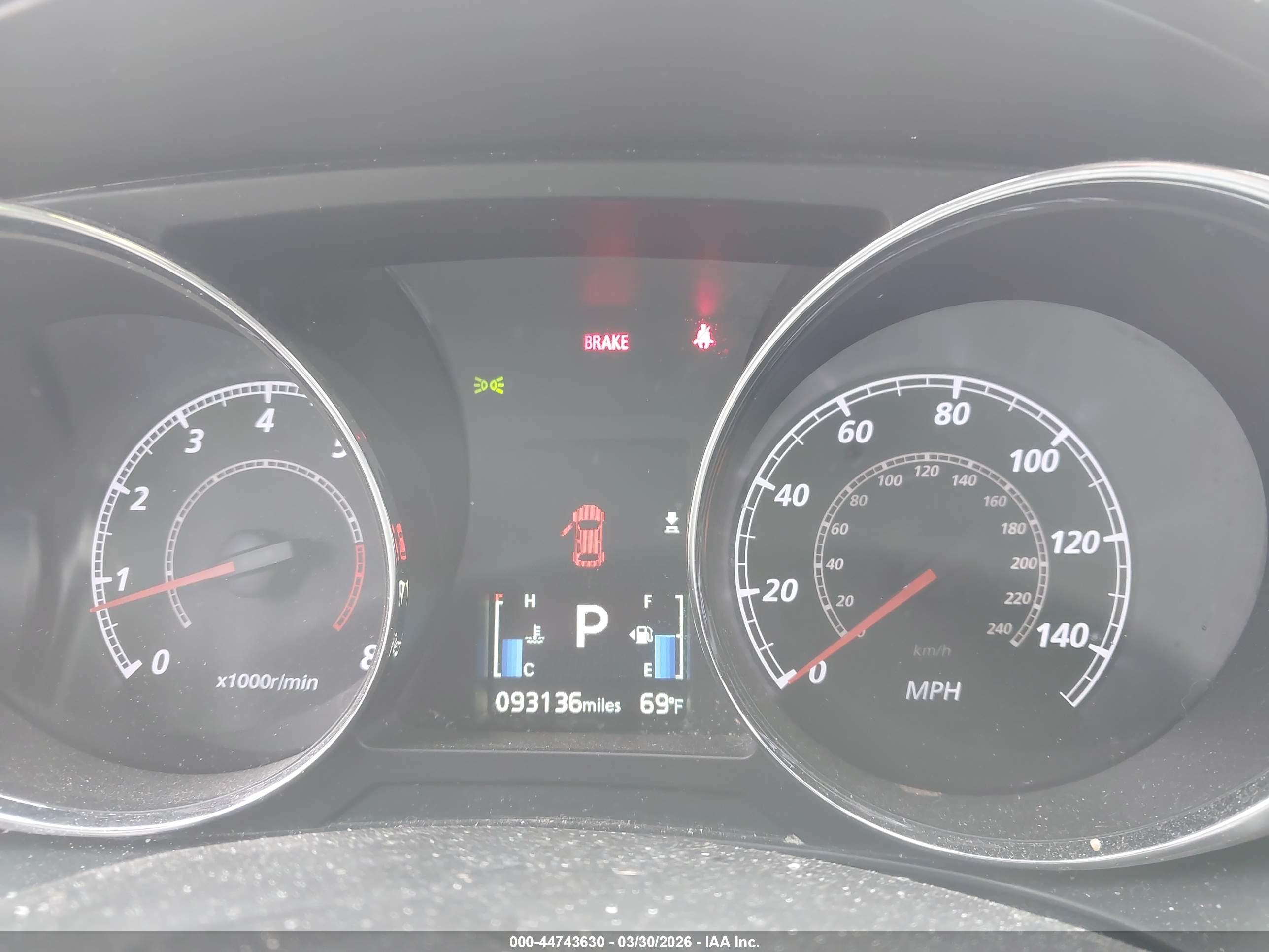 MITSUBISHI OUTLANDER image 7