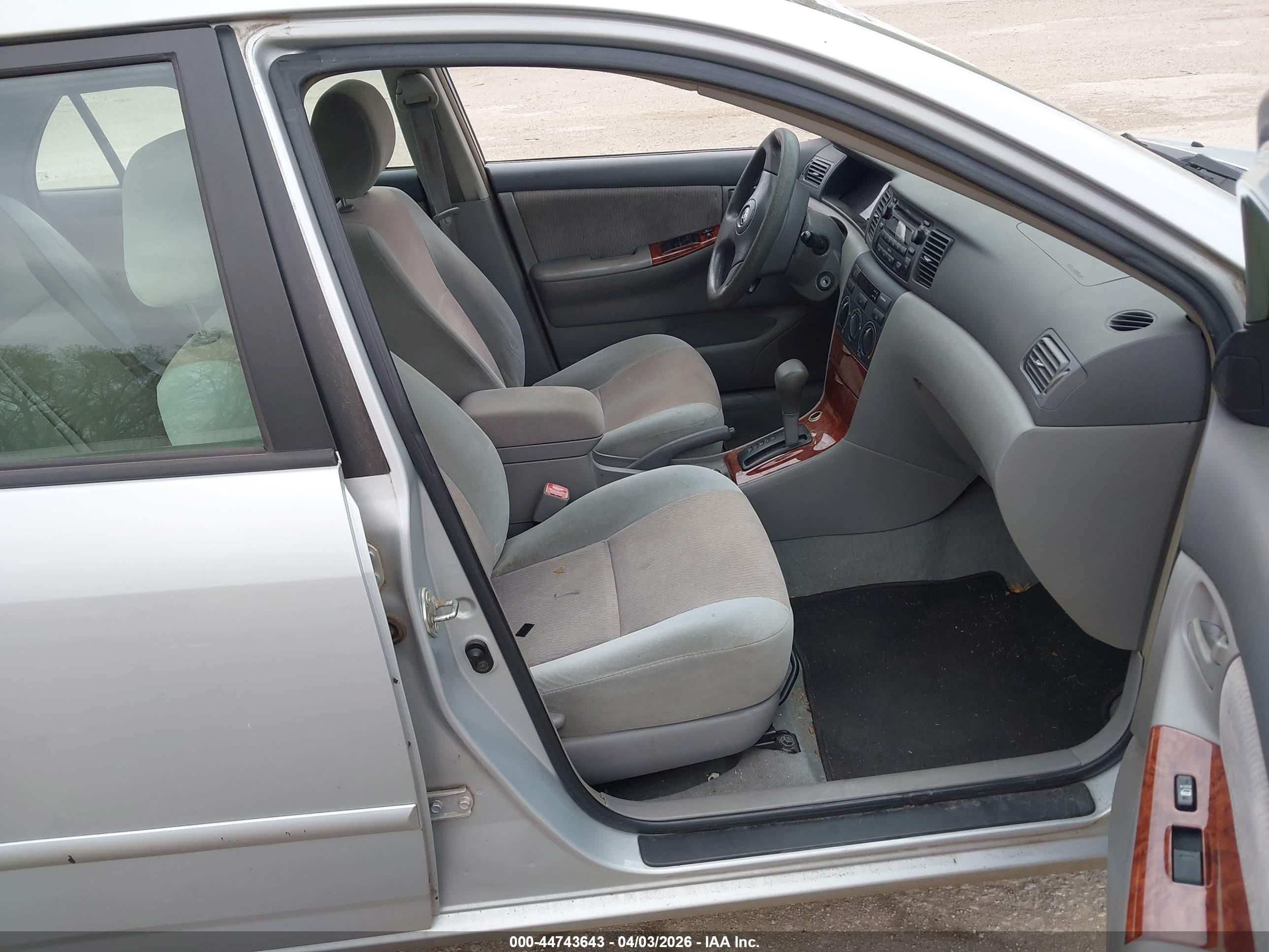 TOYOTA COROLLA image 5