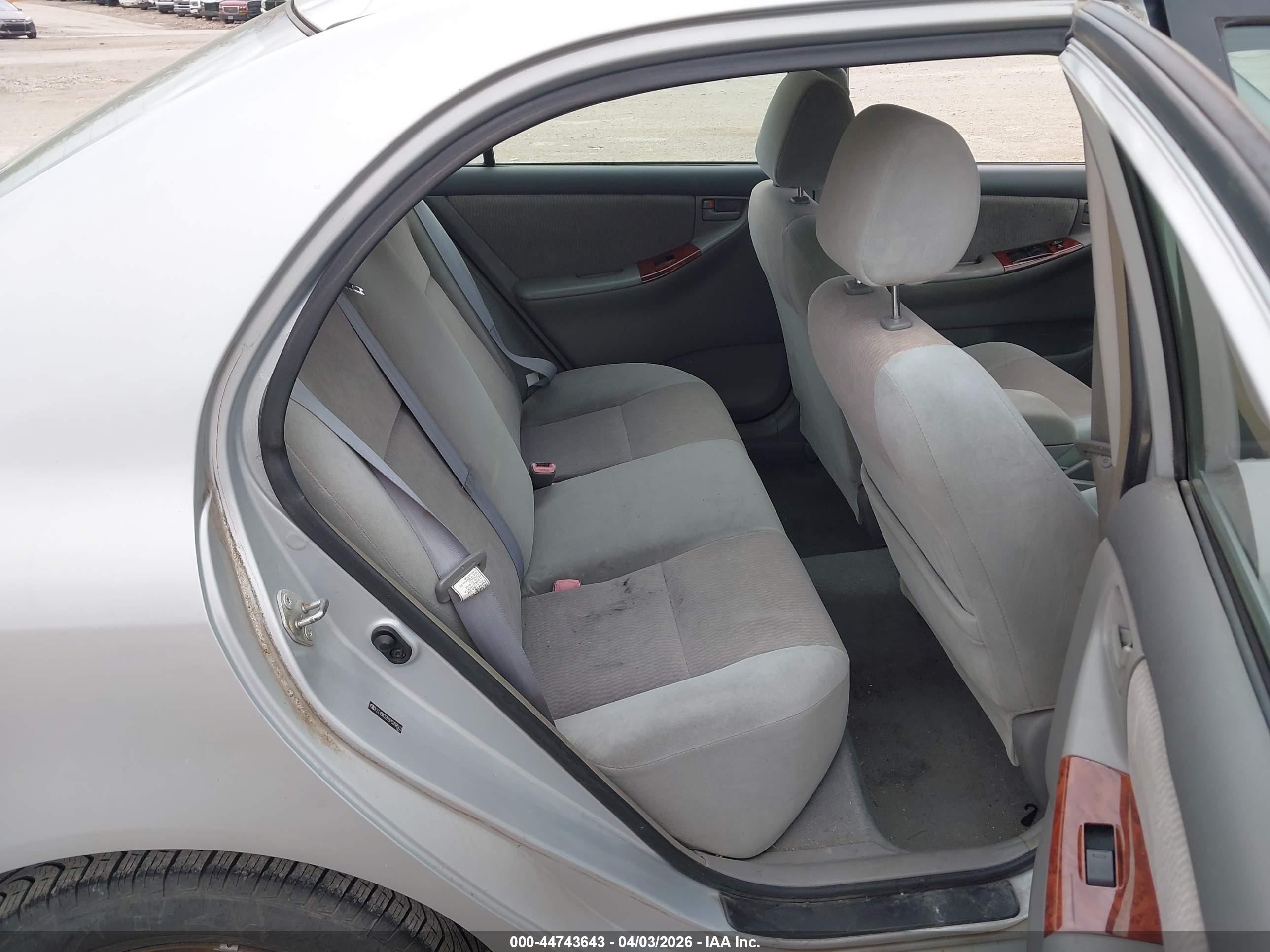 TOYOTA COROLLA image 8
