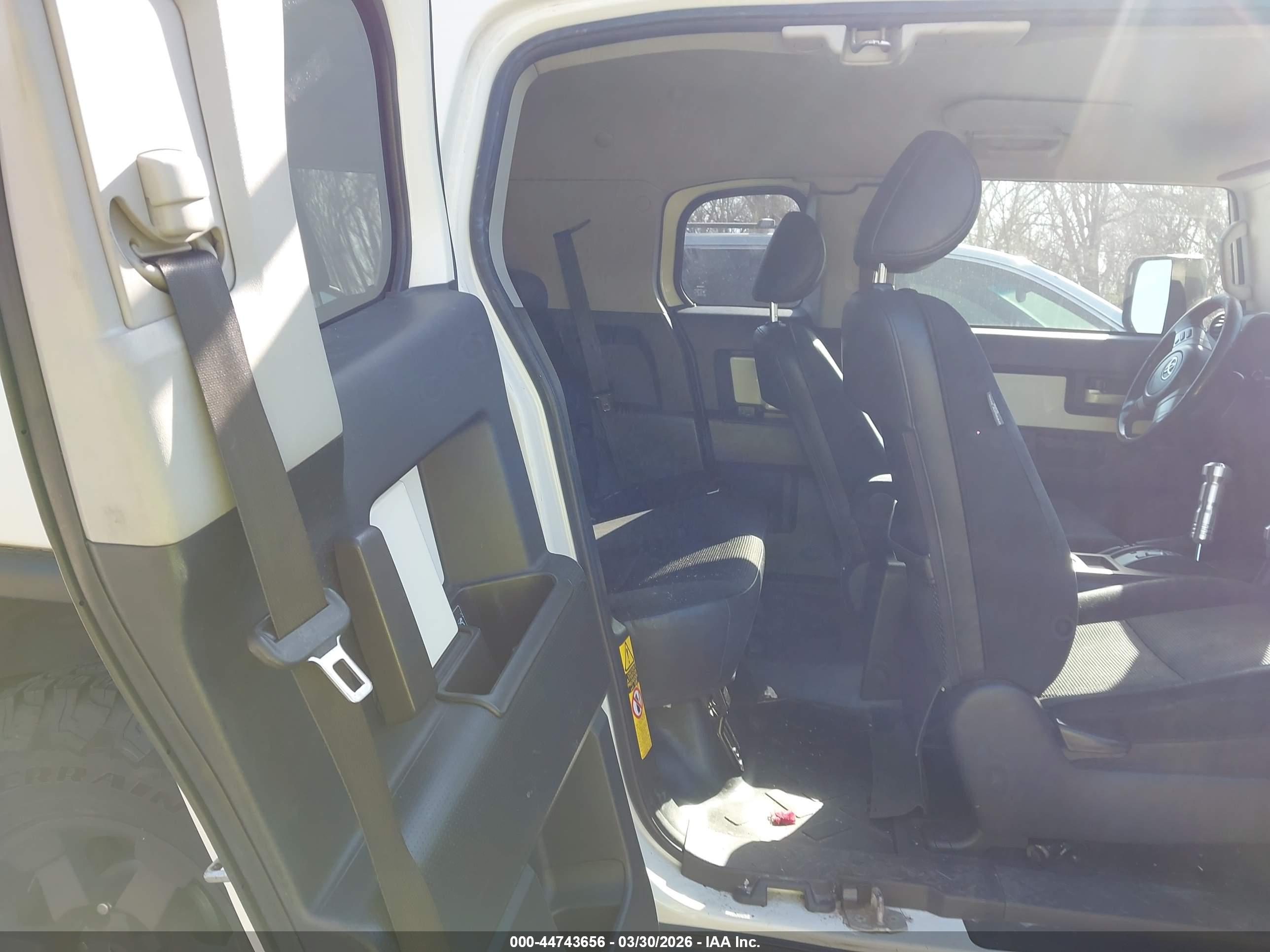 TOYOTA FJ image 8