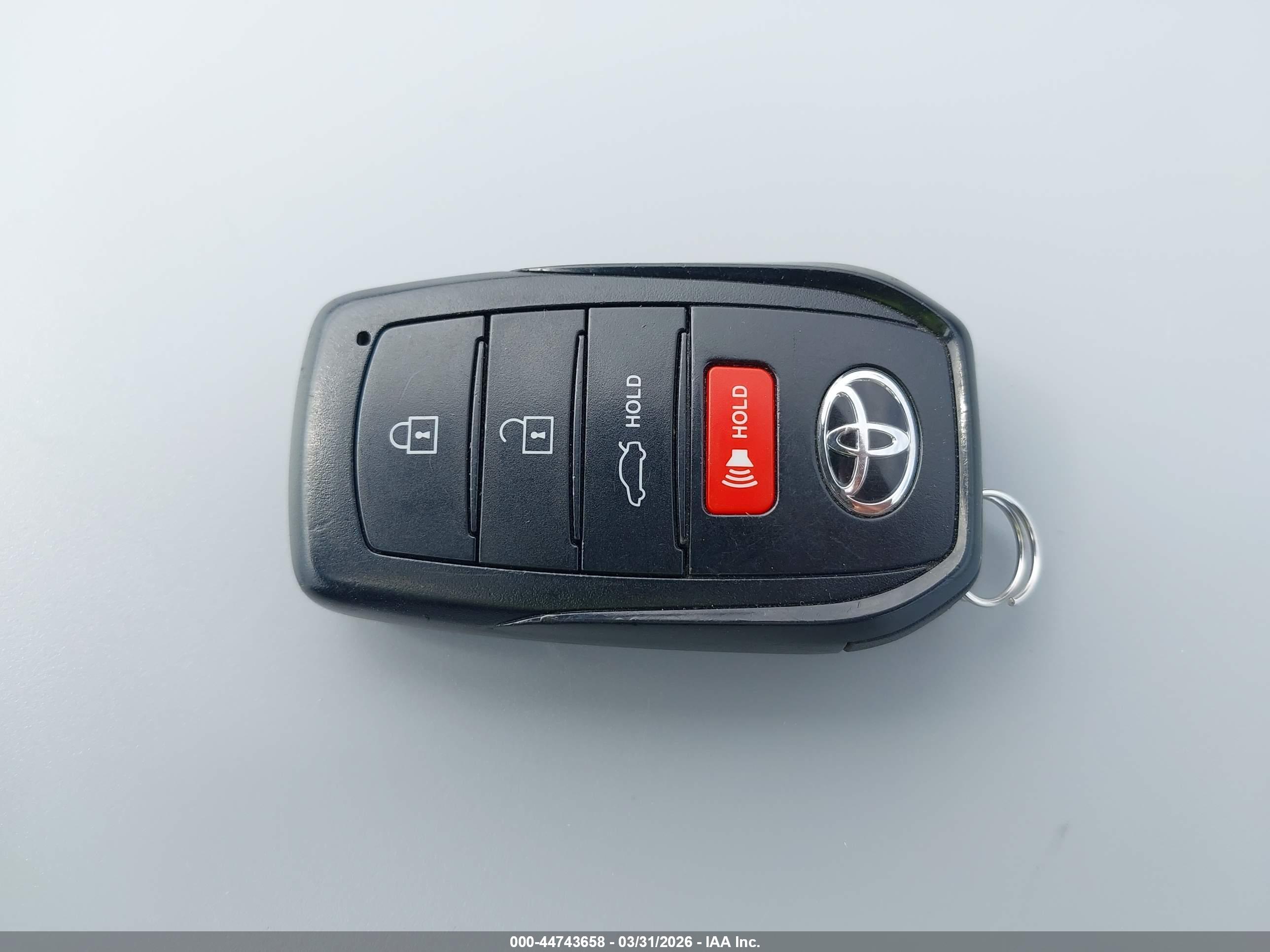 TOYOTA CAMRY image 11