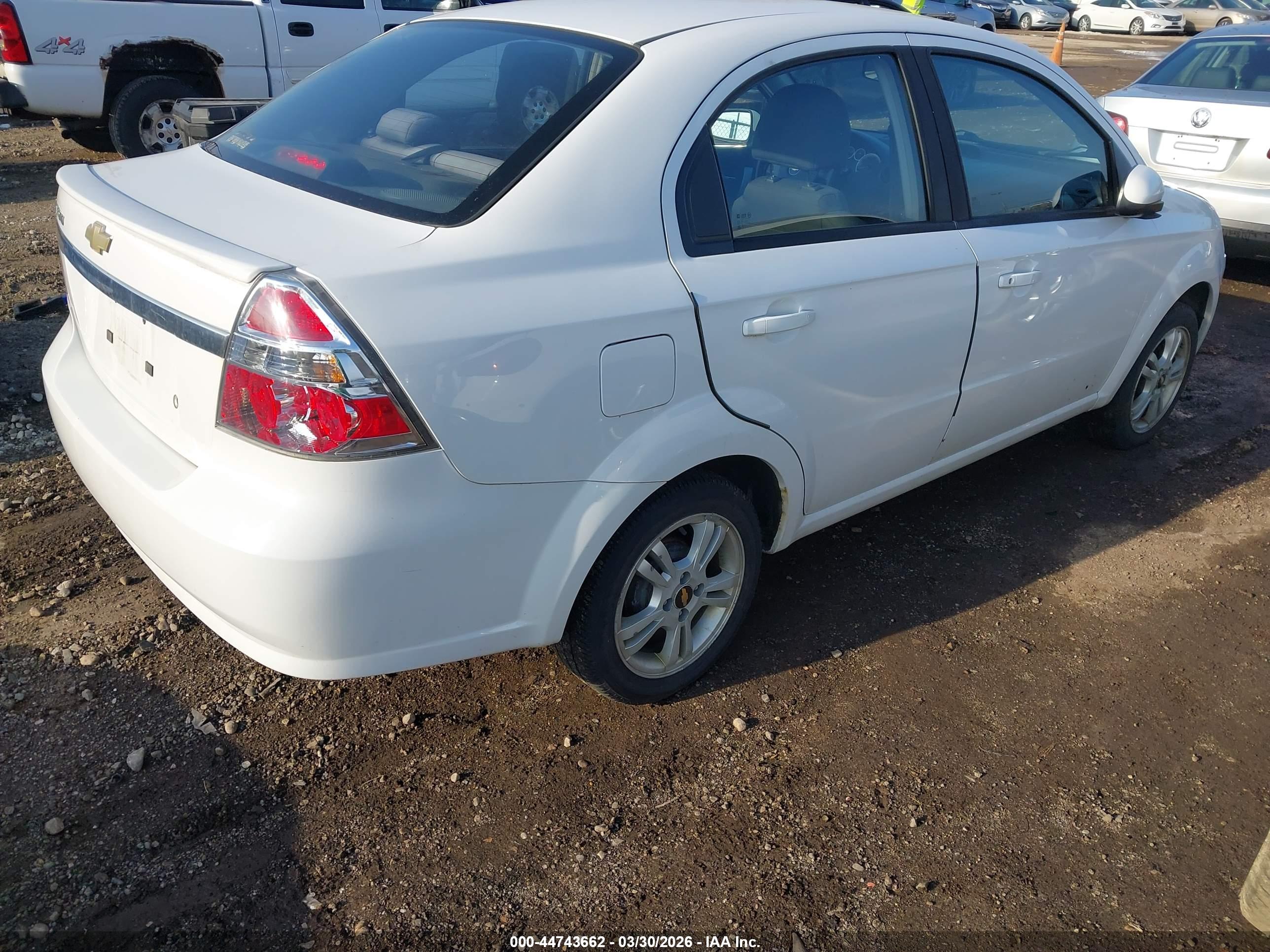 CHEVROLET AVEO image 4