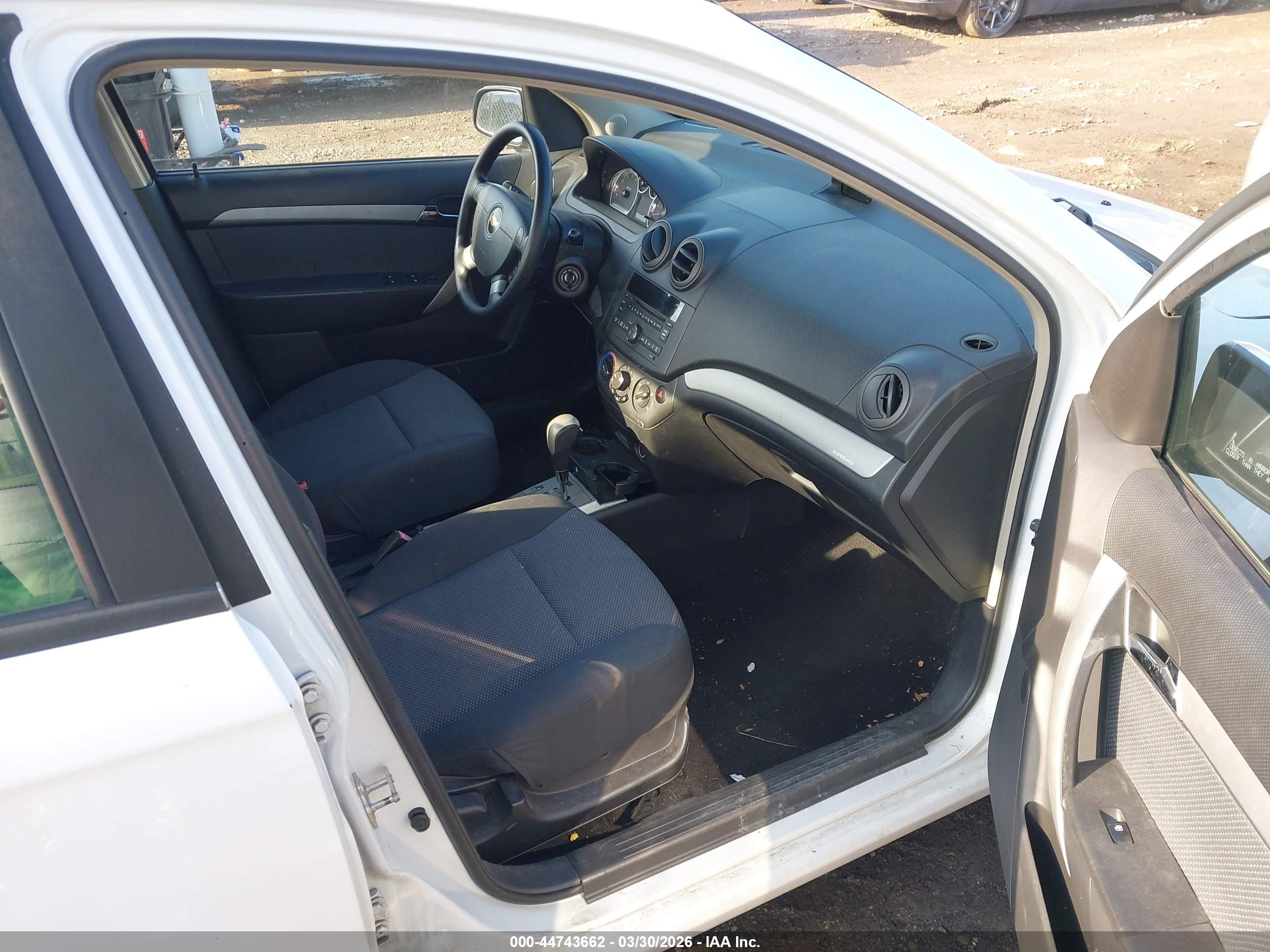 CHEVROLET AVEO image 5