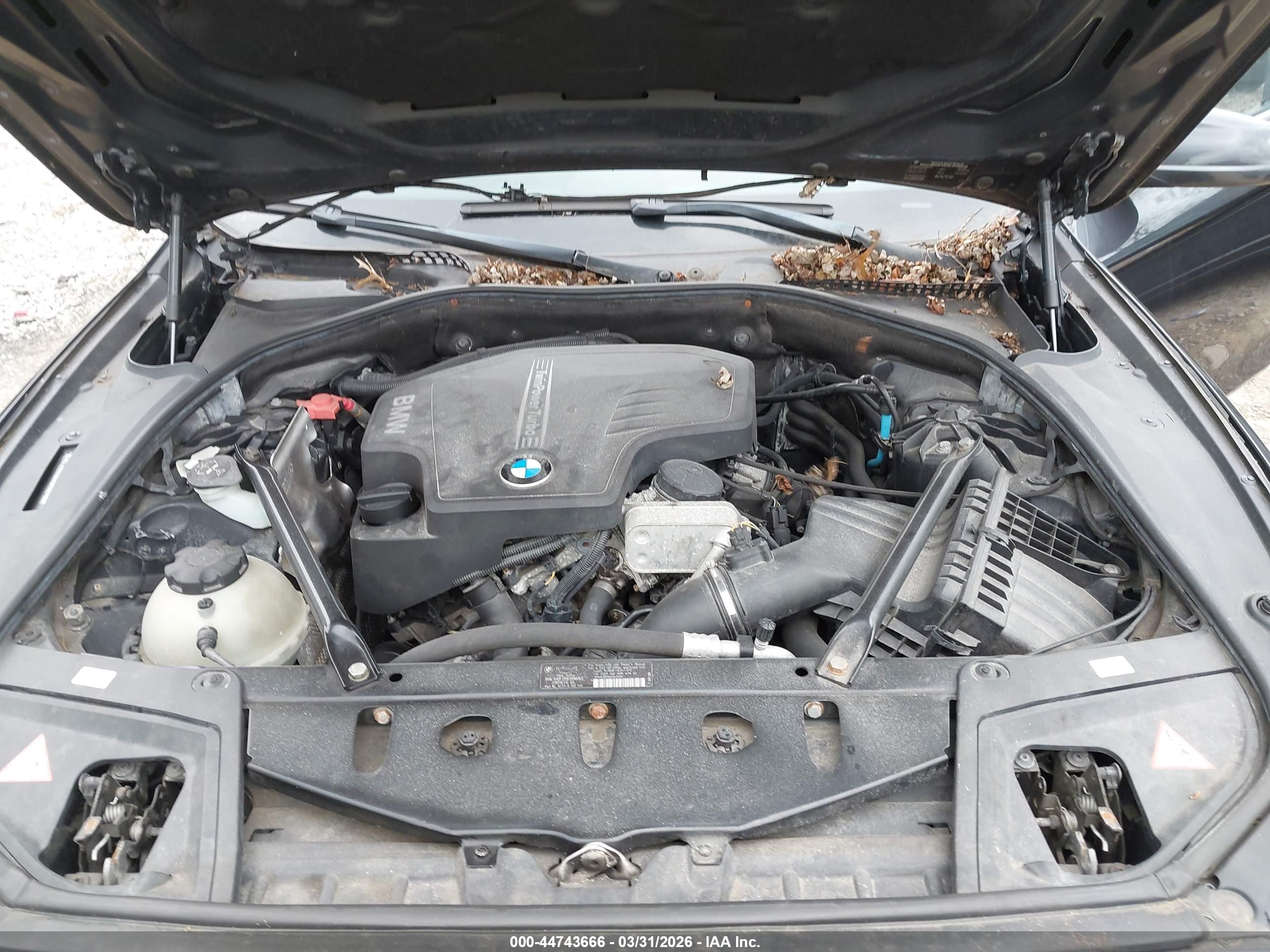 BMW 528I image 10