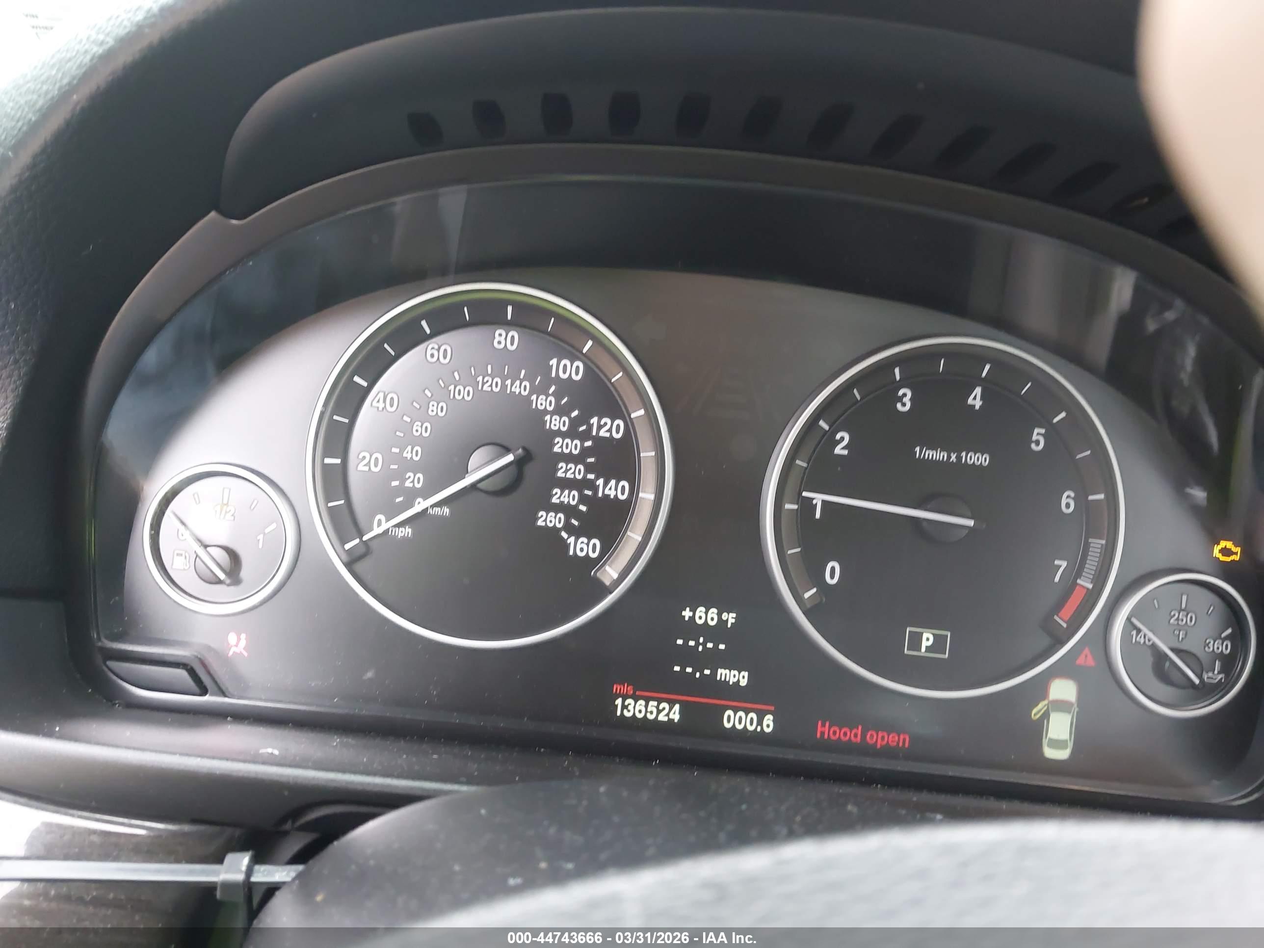 BMW 528I image 7