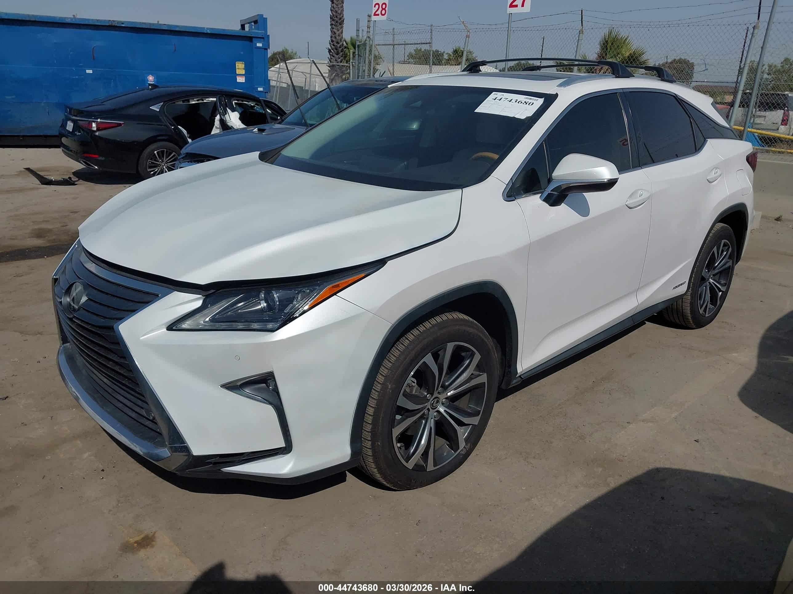 LEXUS RX image 2