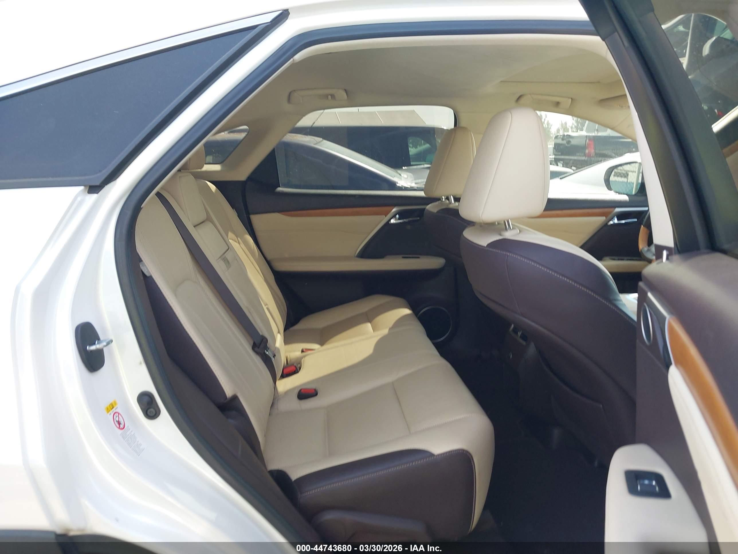 LEXUS RX image 8