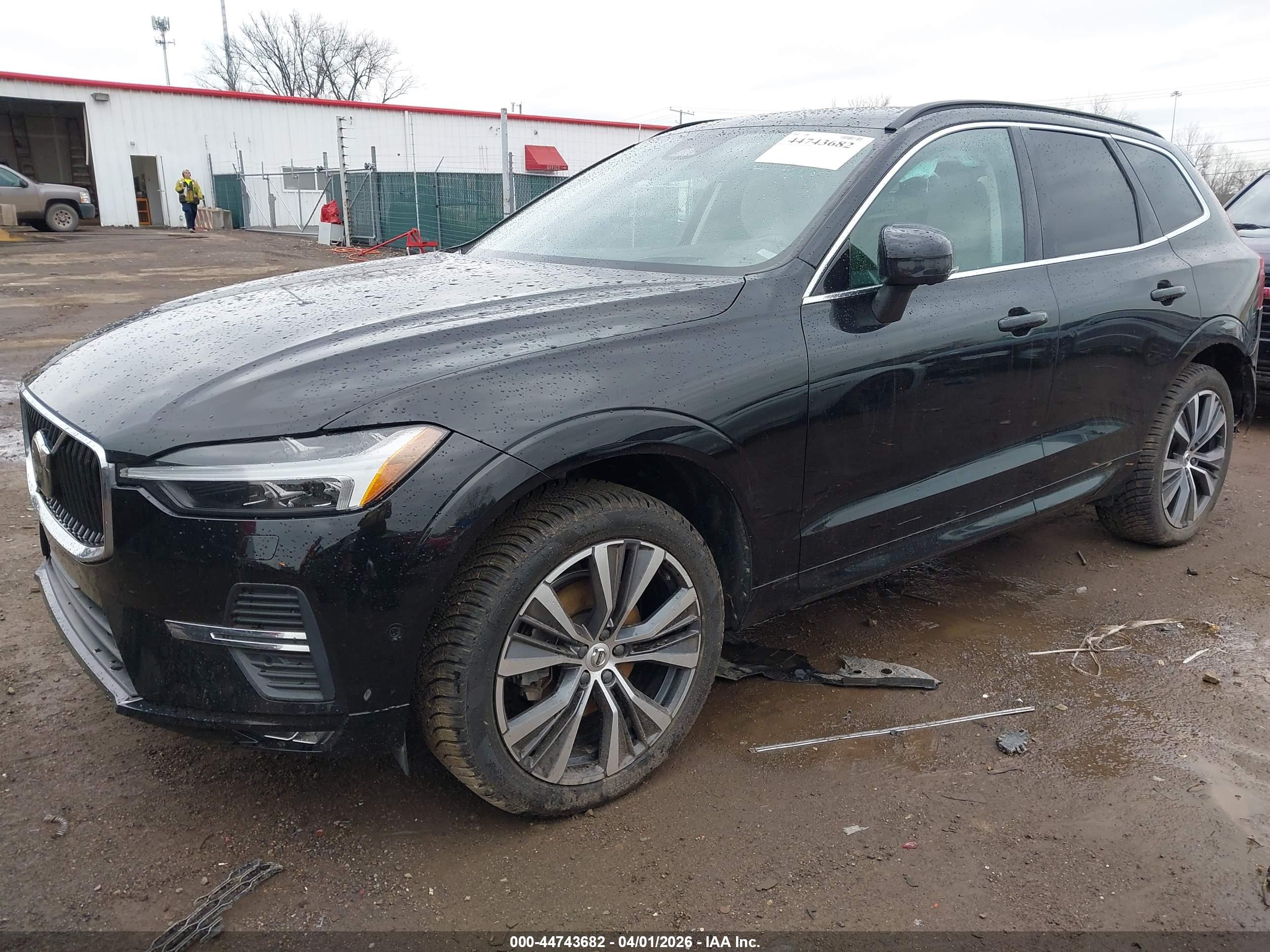 VOLVO XC60 image 2