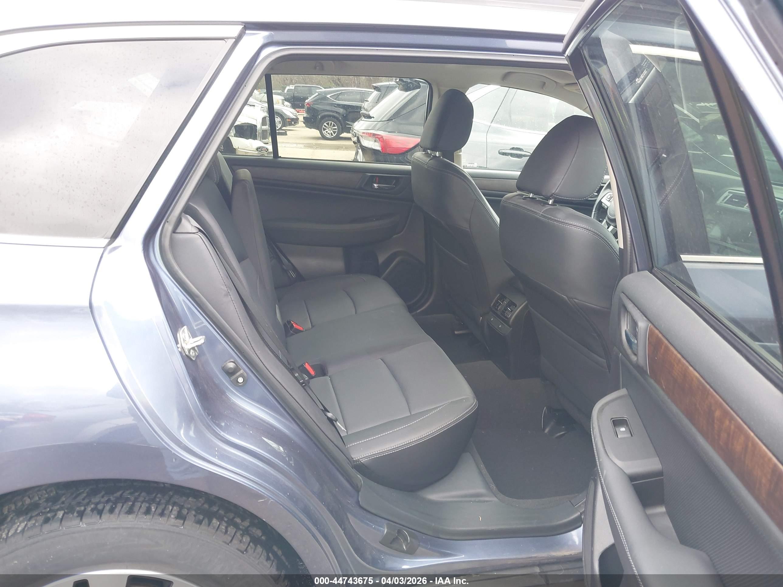 SUBARU OUTBACK image 8