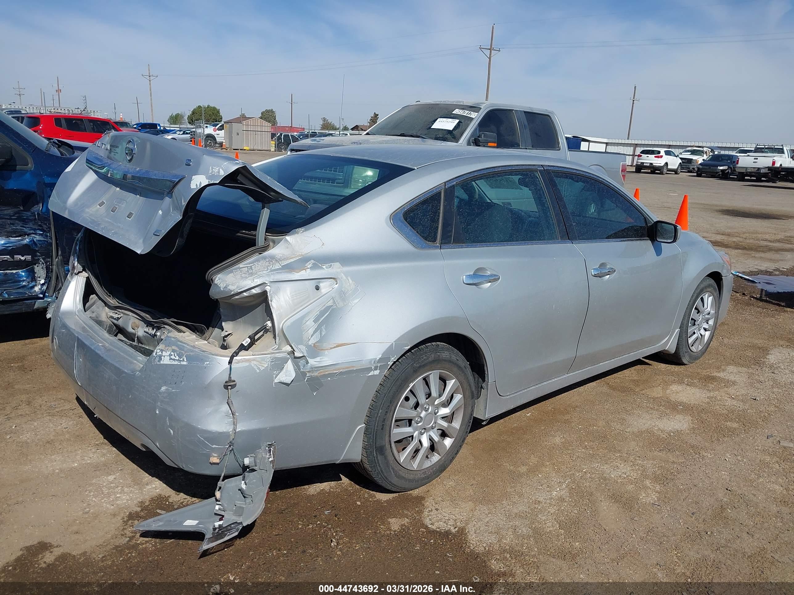NISSAN ALTIMA image 4