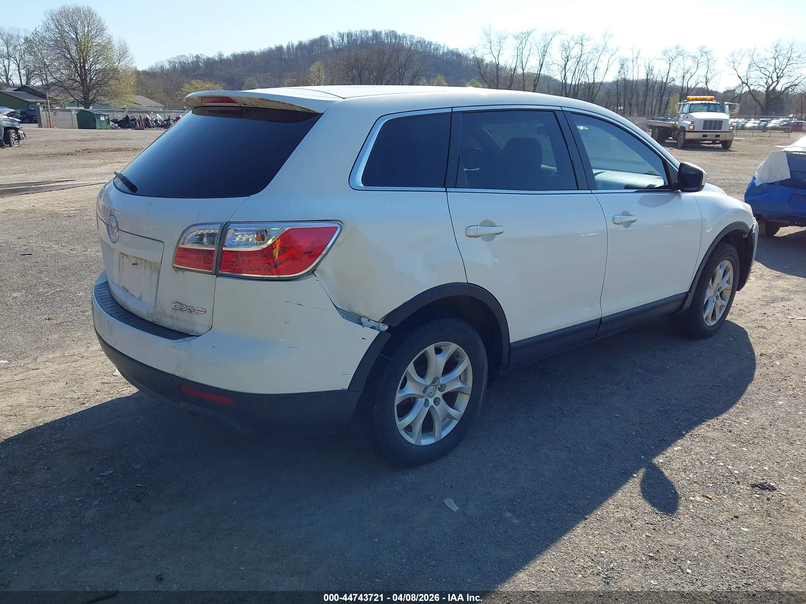 MAZDA CX-9 image 4