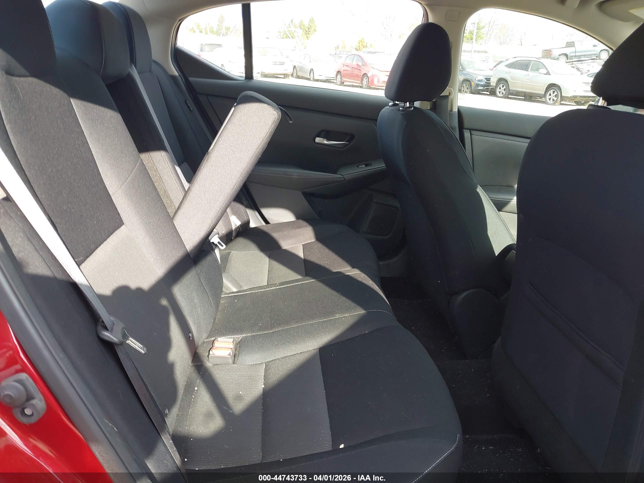 NISSAN SENTRA image 8