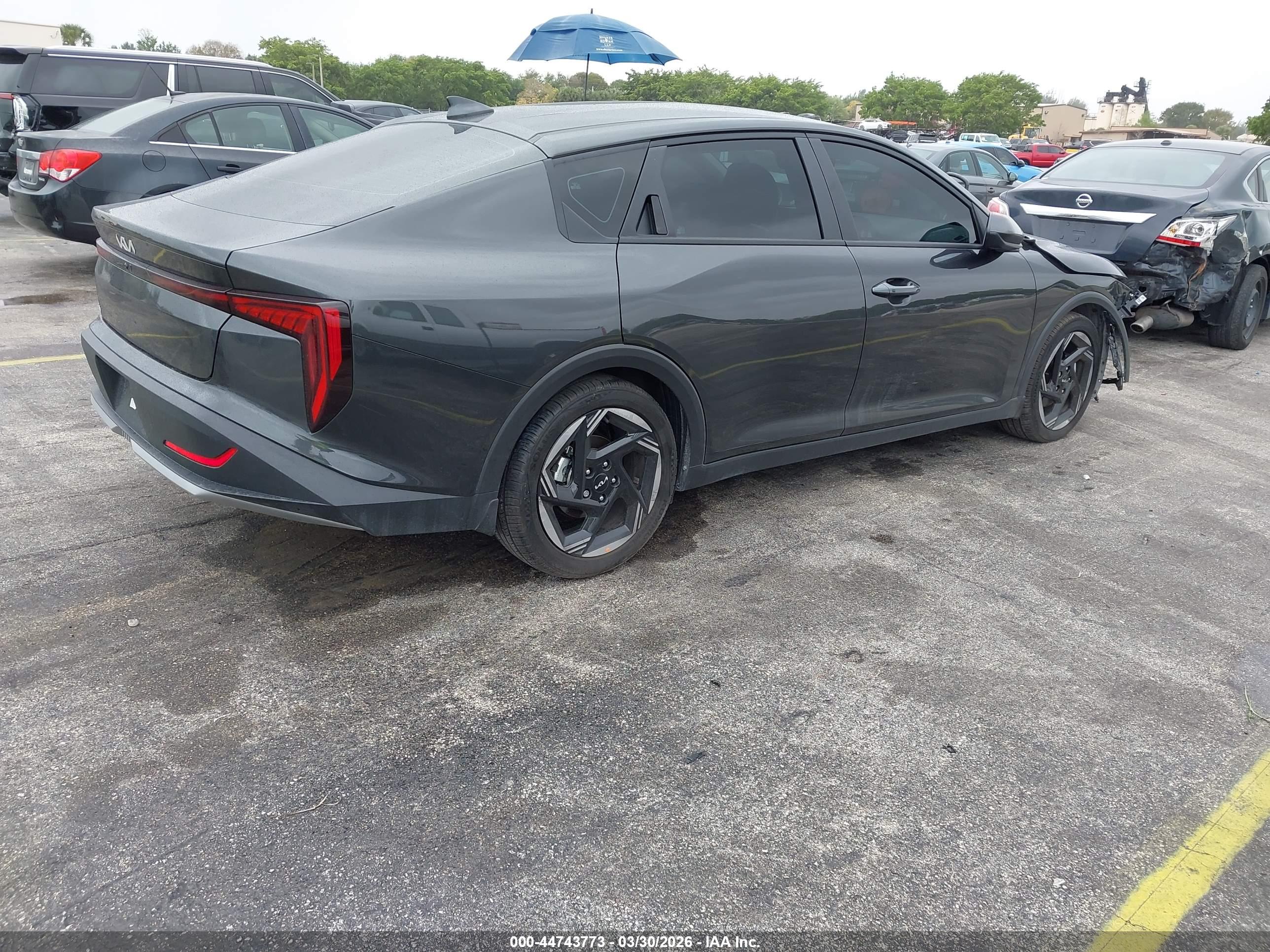 KIA K4 image 4