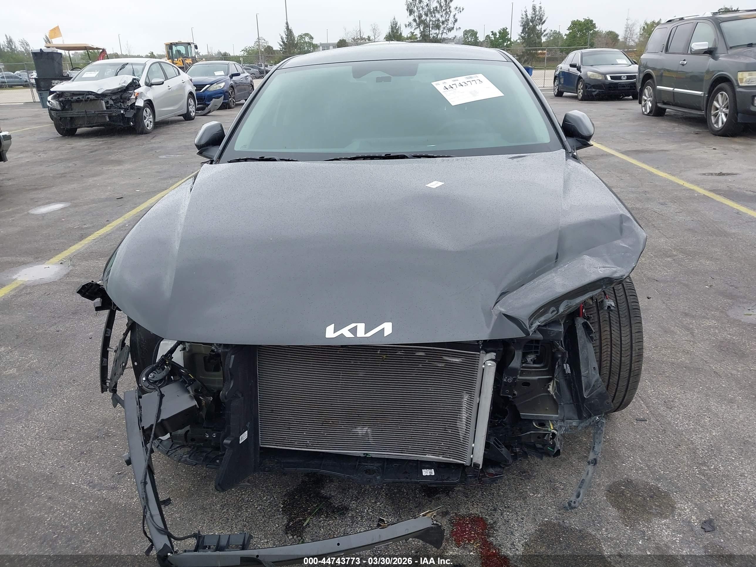 KIA K4 image 6