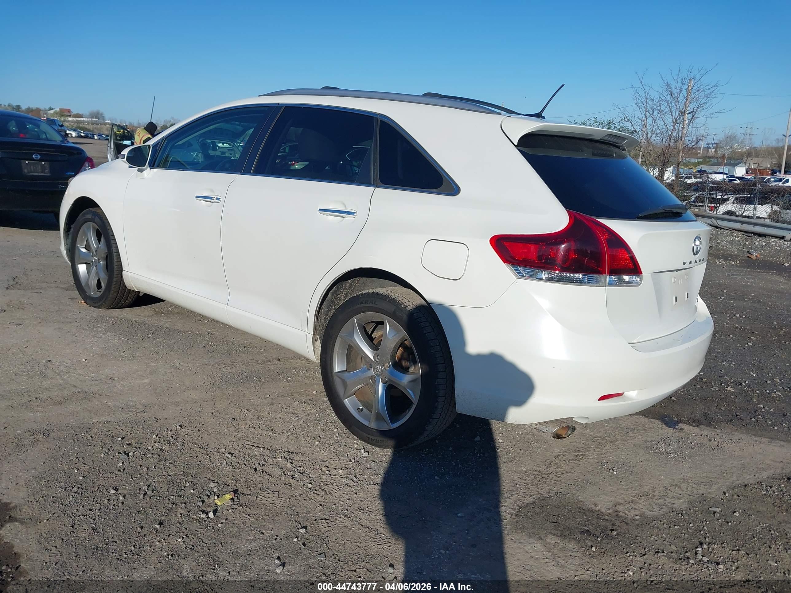 TOYOTA VENZA image 3