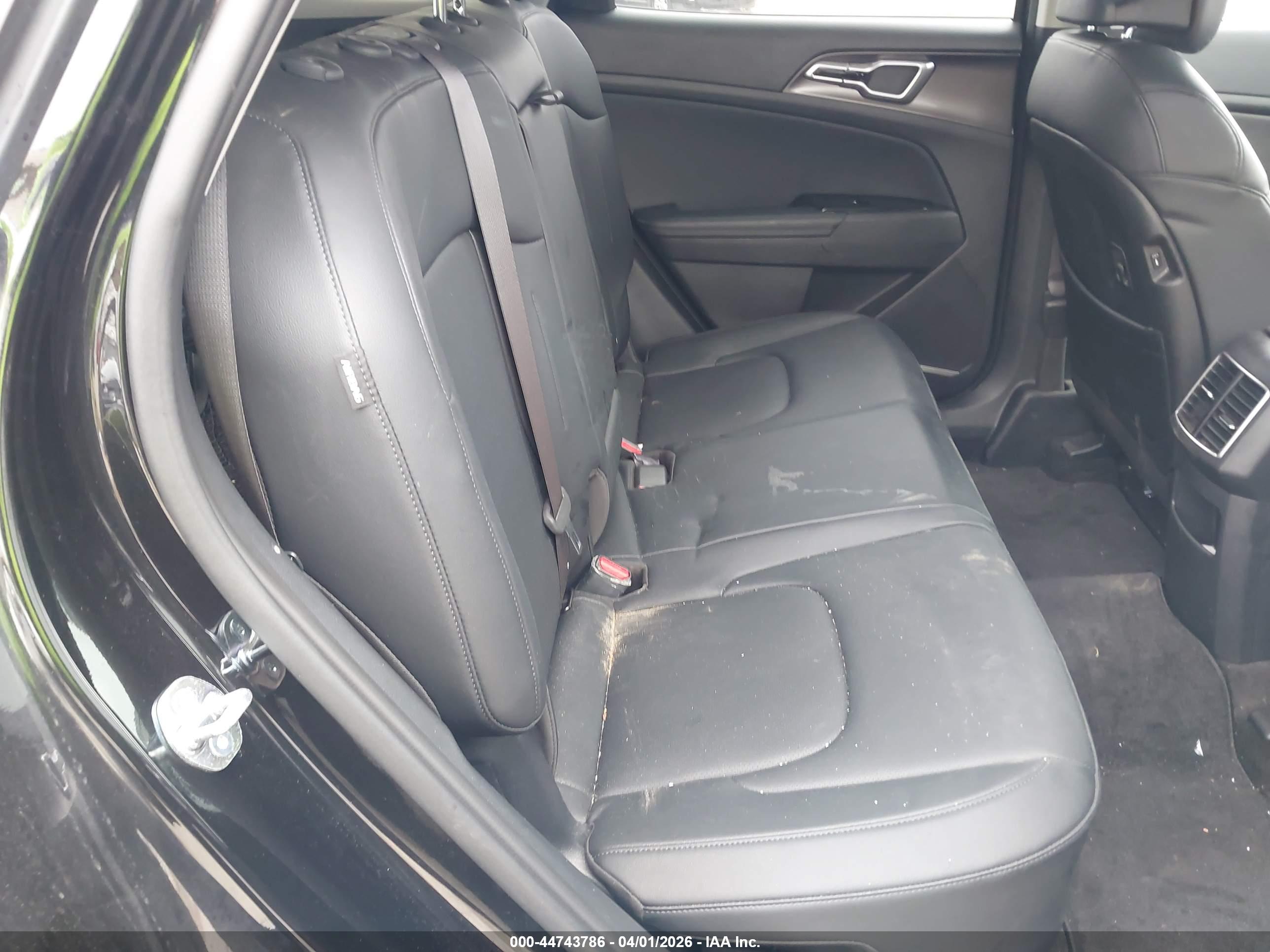 KIA SPORTAGE image 8