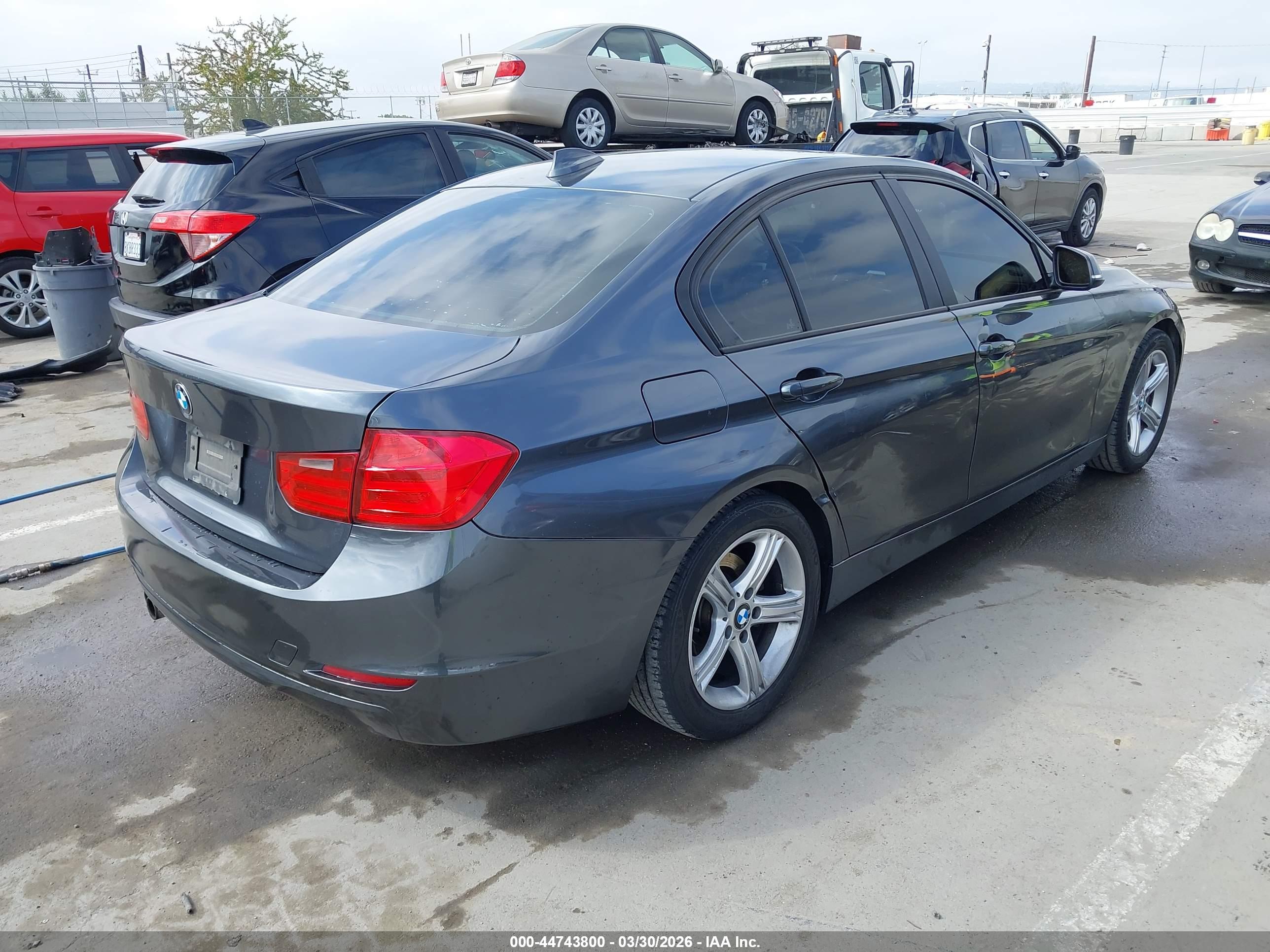 BMW 328I image 4