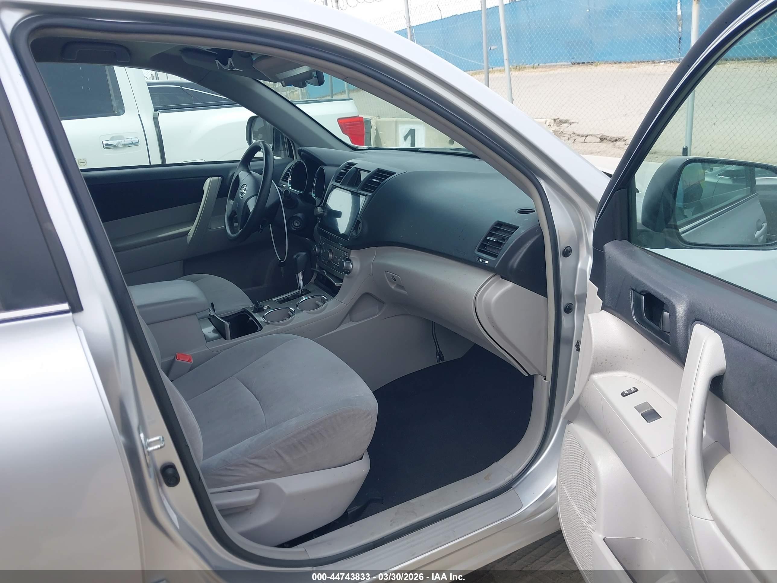 TOYOTA HIGHLANDER image 5