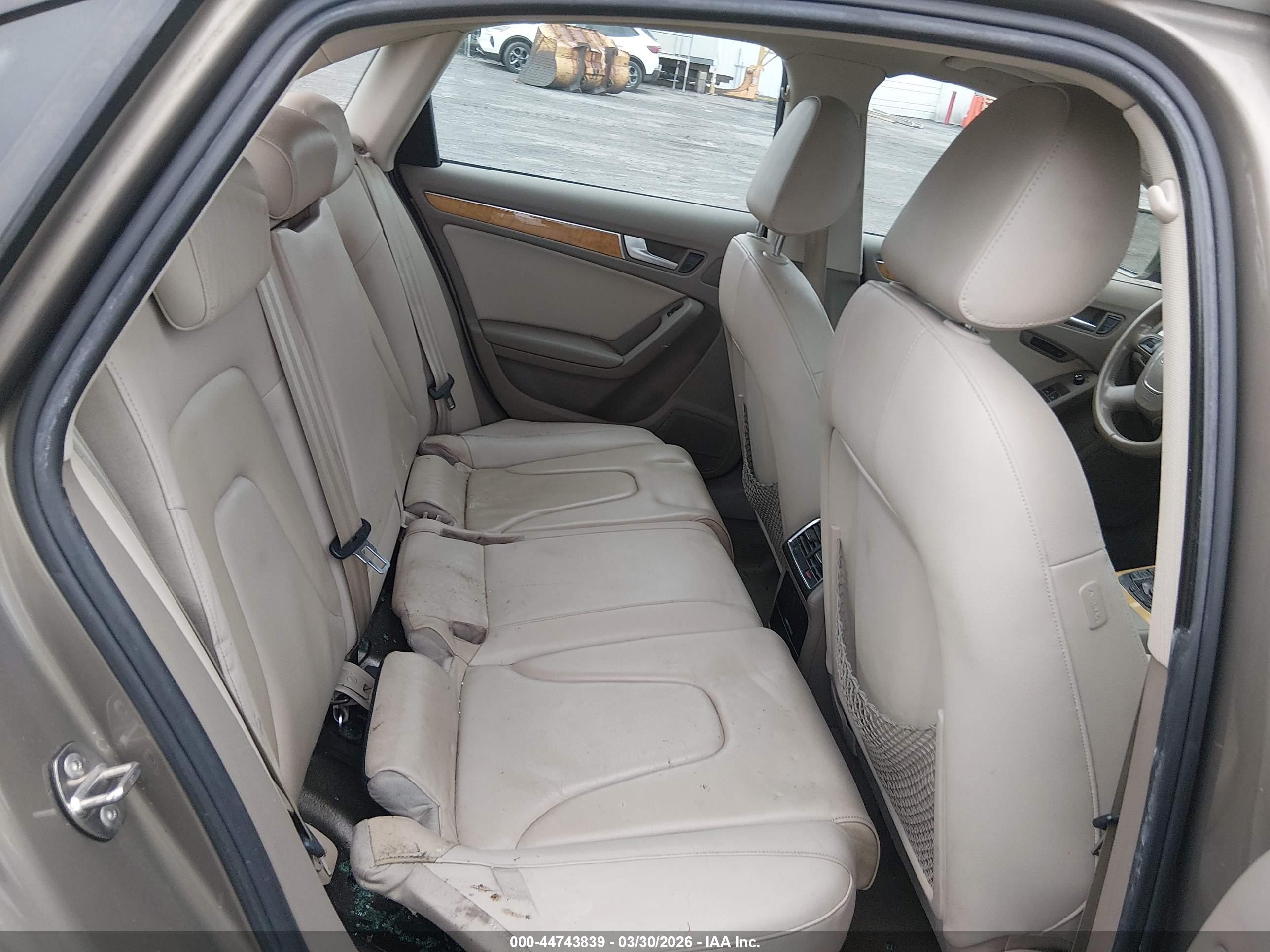AUDI A4 image 8