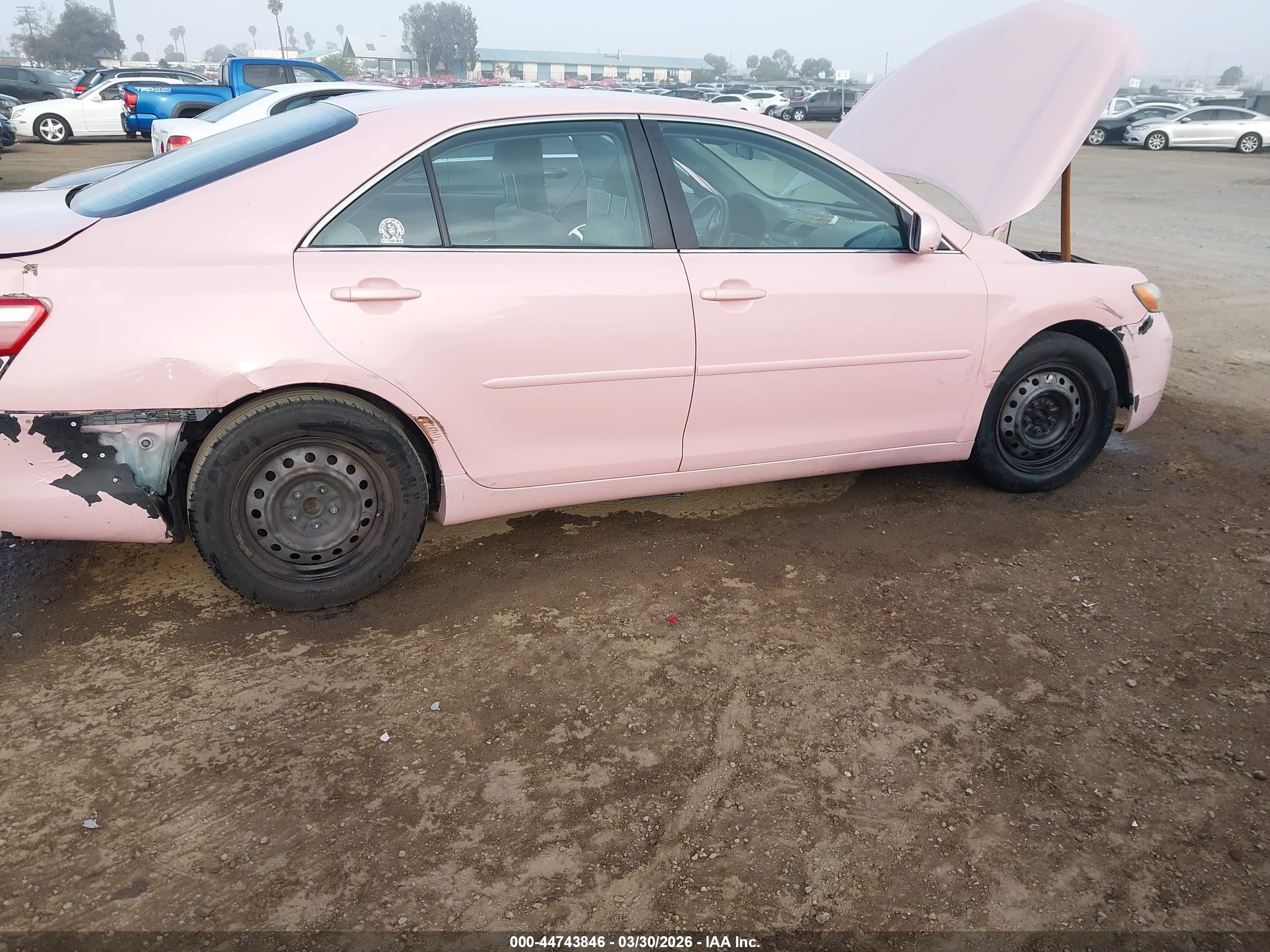 TOYOTA CAMRY image 6