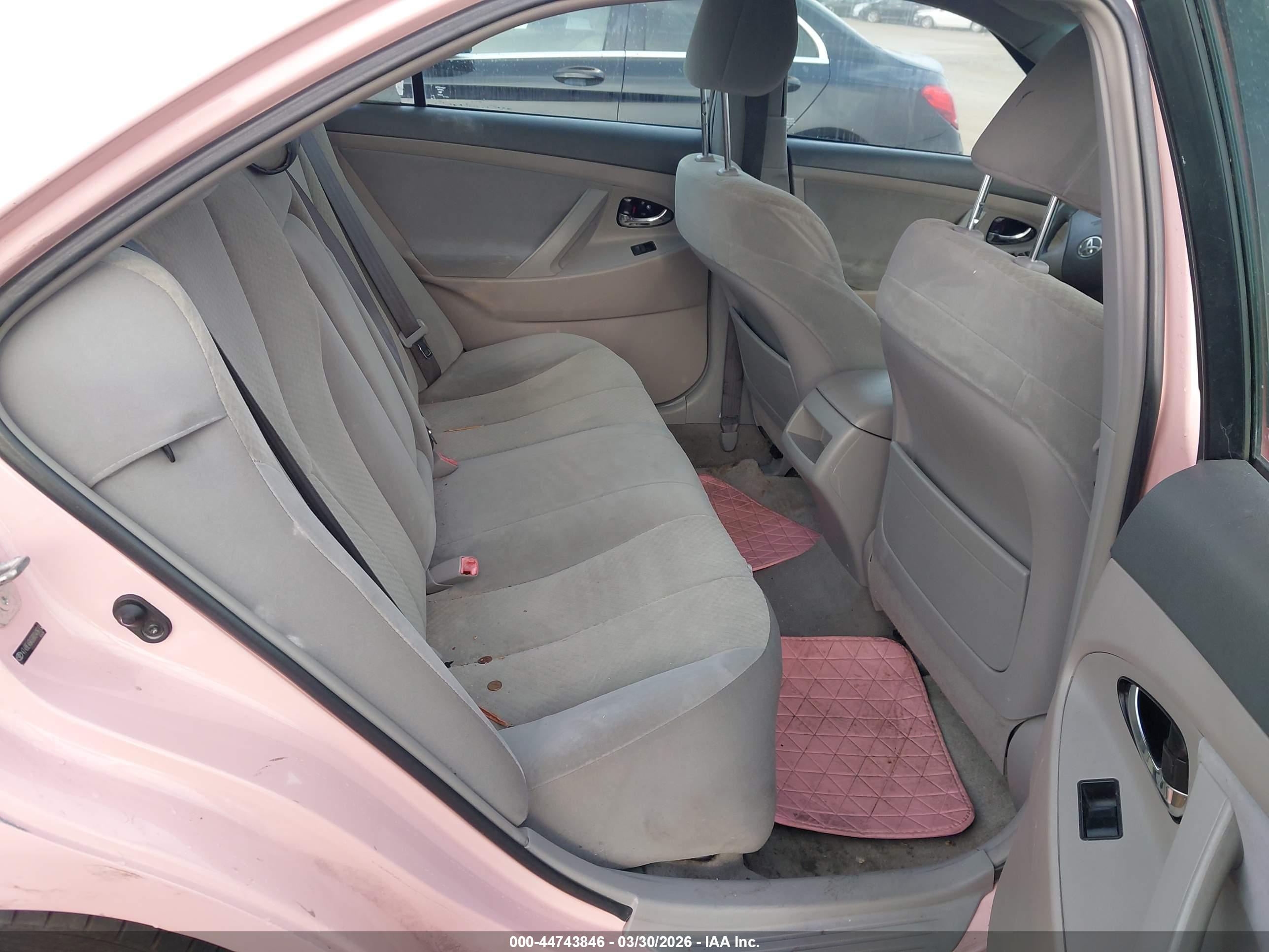 TOYOTA CAMRY image 8