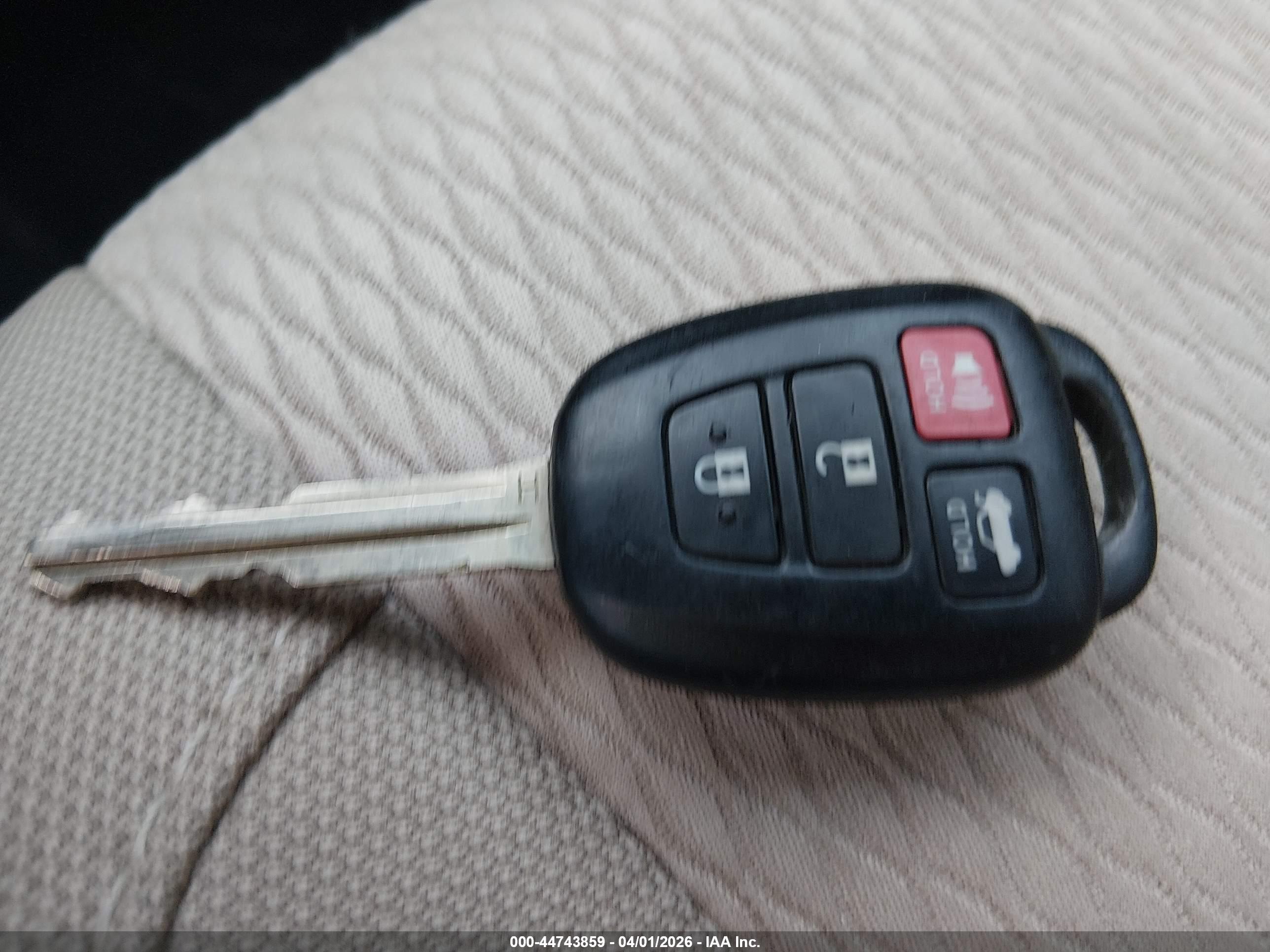 TOYOTA COROLLA image 11