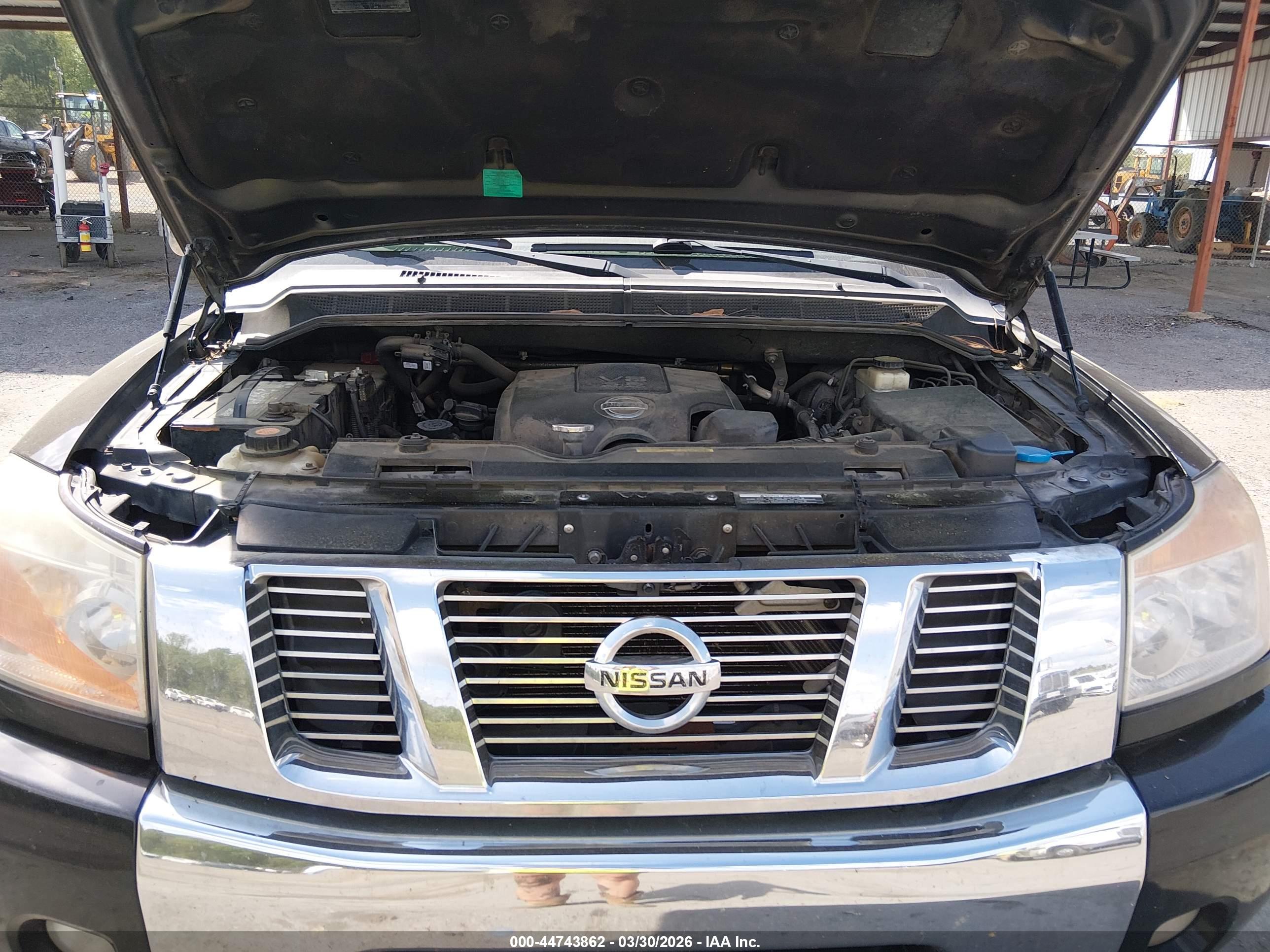 NISSAN TITAN image 10