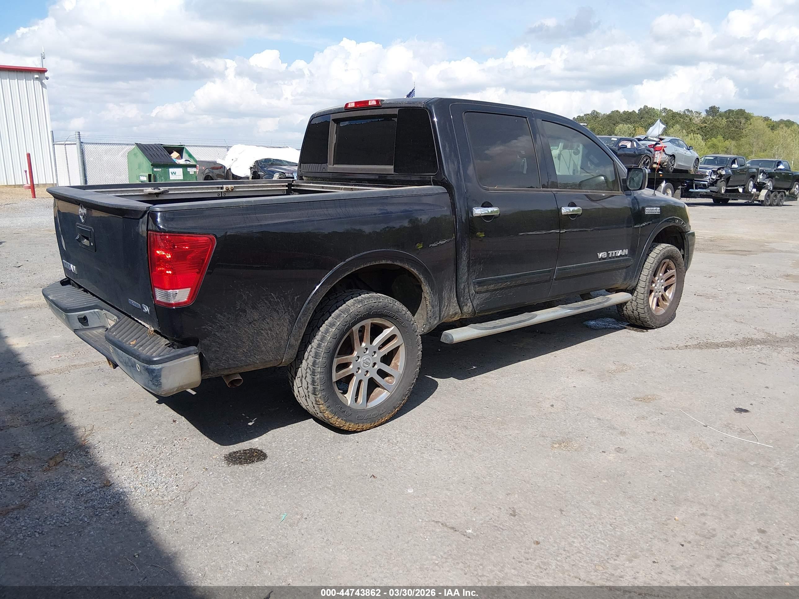 NISSAN TITAN image 4