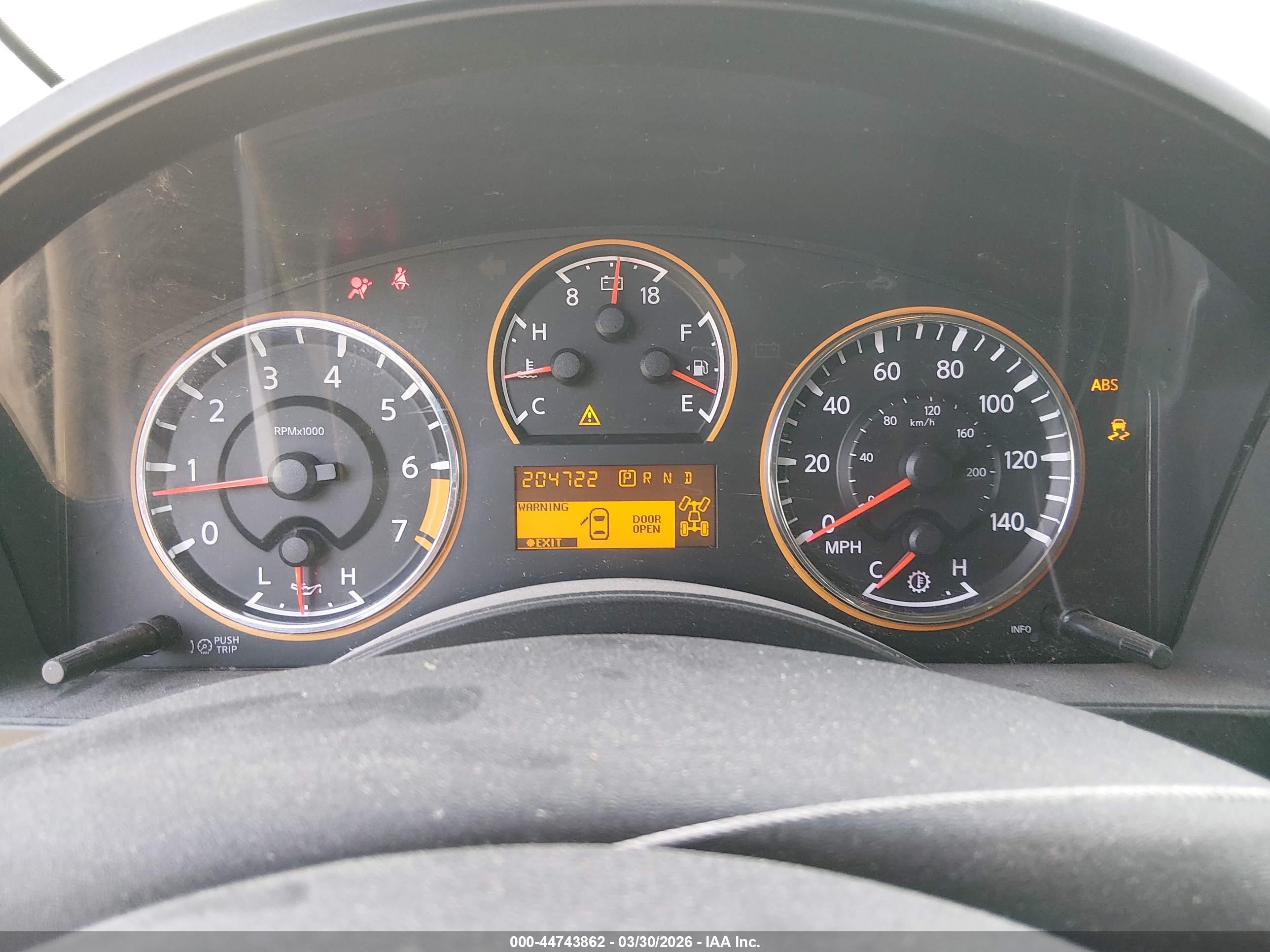 NISSAN TITAN image 7