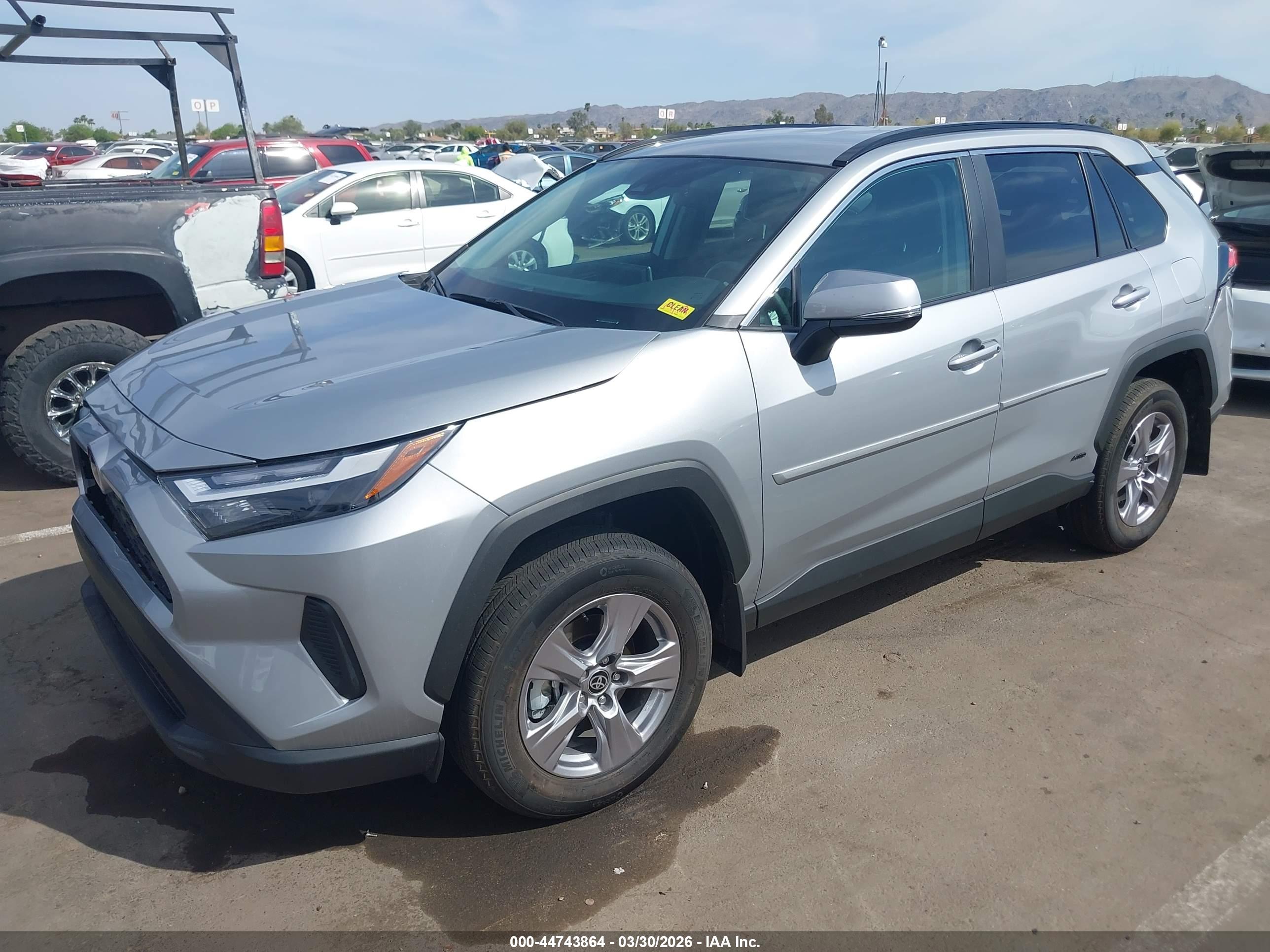 TOYOTA RAV4 image 2